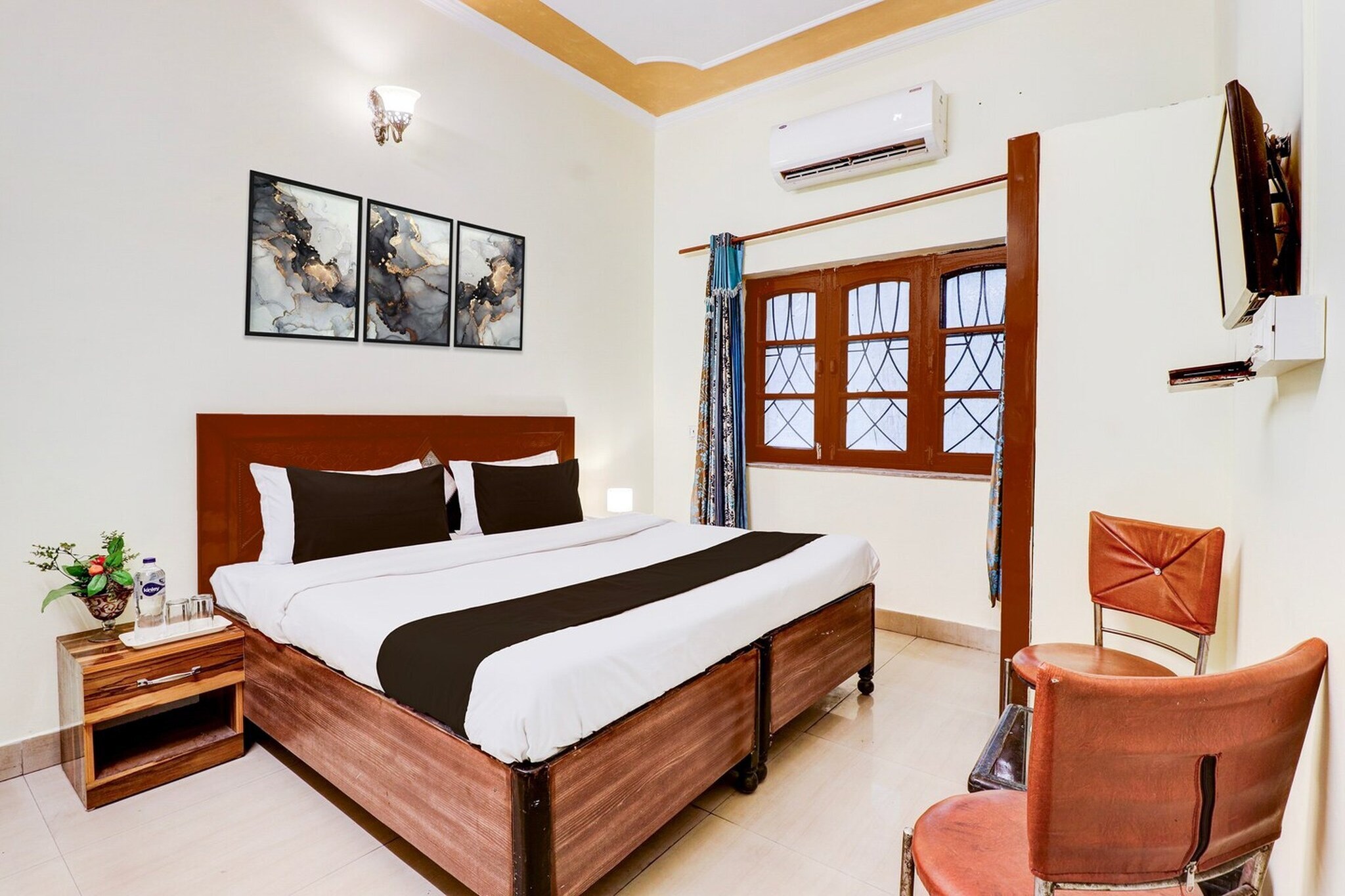 Comfortable Accommodations: Hotel O Clement Town Formerly Morning Star in Dehradun offers family rooms with air-conditioning, private bathrooms, work desks, and free toiletries. Each room includes a TV, wardrobe, and tiled floors.

Dining Experience: Guests can enjoy Indian cuisine at the family-friendly restaurant, complemented by free WiFi. The on-site restaurant provides a continental breakfast.

Local Attractions: Located 27 km from Dehradun Airport, the hotel is near Gun Hill Point (36 km), Indian Military Academy (11 km), and Rajaji National Park (21 km).

Early Check-In Policy: A full day’s room rate will be charged for check-ins before 6:00 AM. 
Complimentary early check-in is available between 6:00 AM and 10:00 AM, subject to room availability.

Unmarried couples are warmly welcome at this property.
Guests with local ID proof are warmly welcome.

Early Check-In Policy: A full day’s room rate will be charged for check-ins before 6:00 AM. Complimentary early check-in is available between 6:00 AM and 10:00 AM, subject to room availability.
Check-in is only available to guests aged 18 and above. Please provide a government-issued ID to confirm your age.