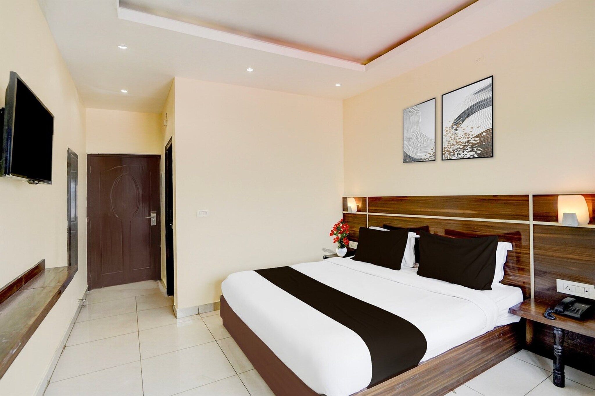 Collection O Railway Station Dehradun