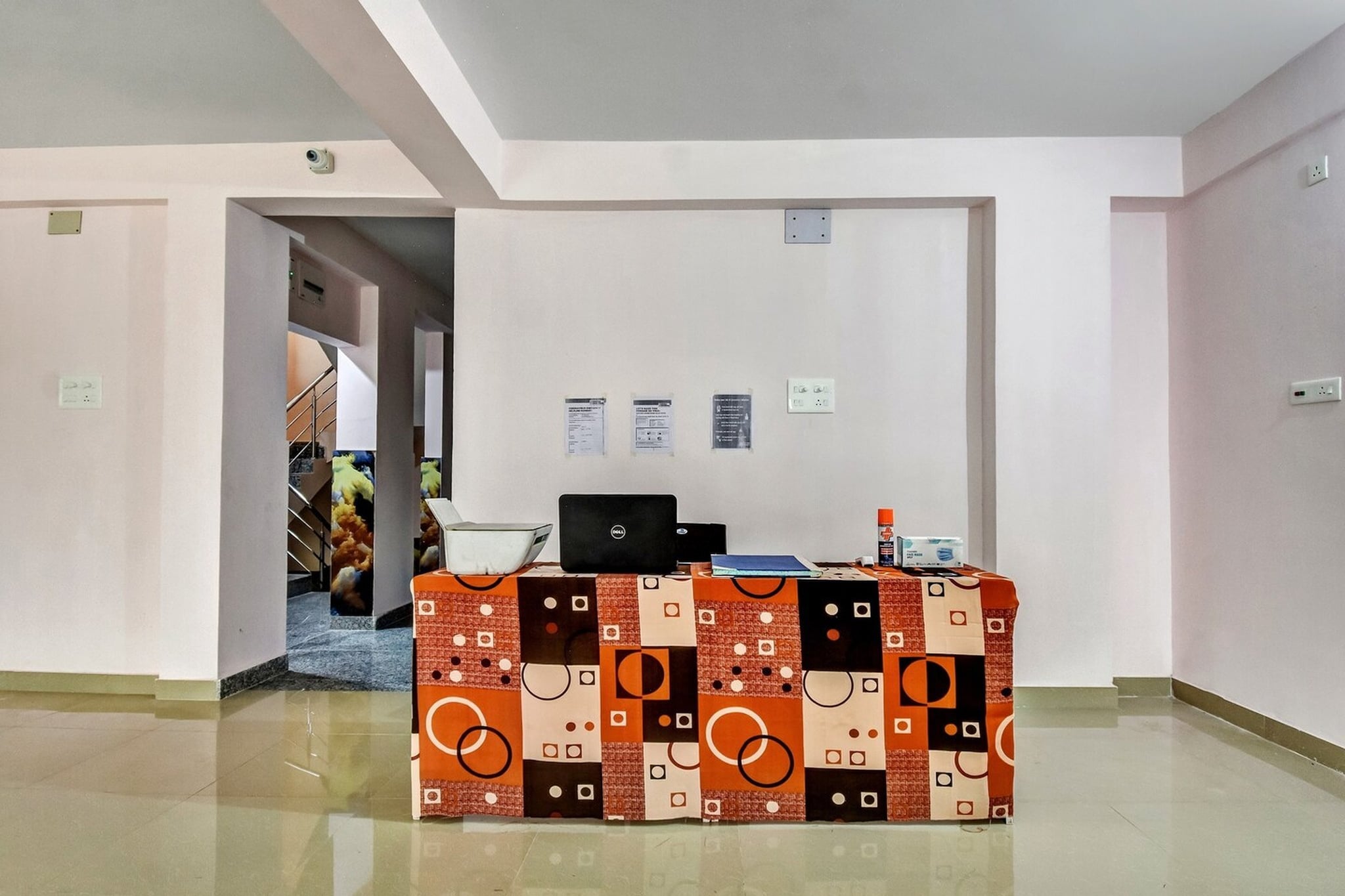 Ground floor: (bedroom(double bed, TV, seating area, air conditioning, Towels incl., Laundry Package incl., telephone), bathroom(bathtub or shower, shower, washbasin, toilet, shampoo, body soap, hot water), Parking)