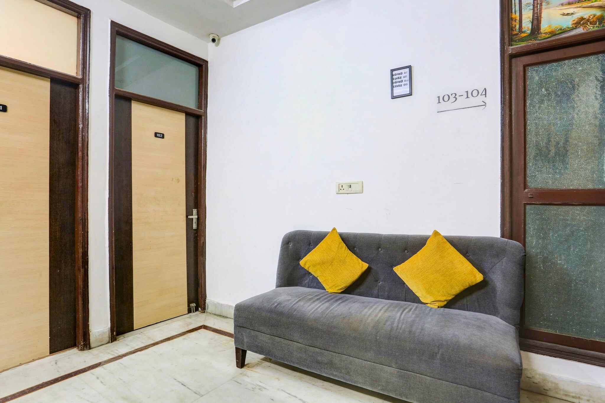 Hotel O East Punjabi Bagh Near Metro Station