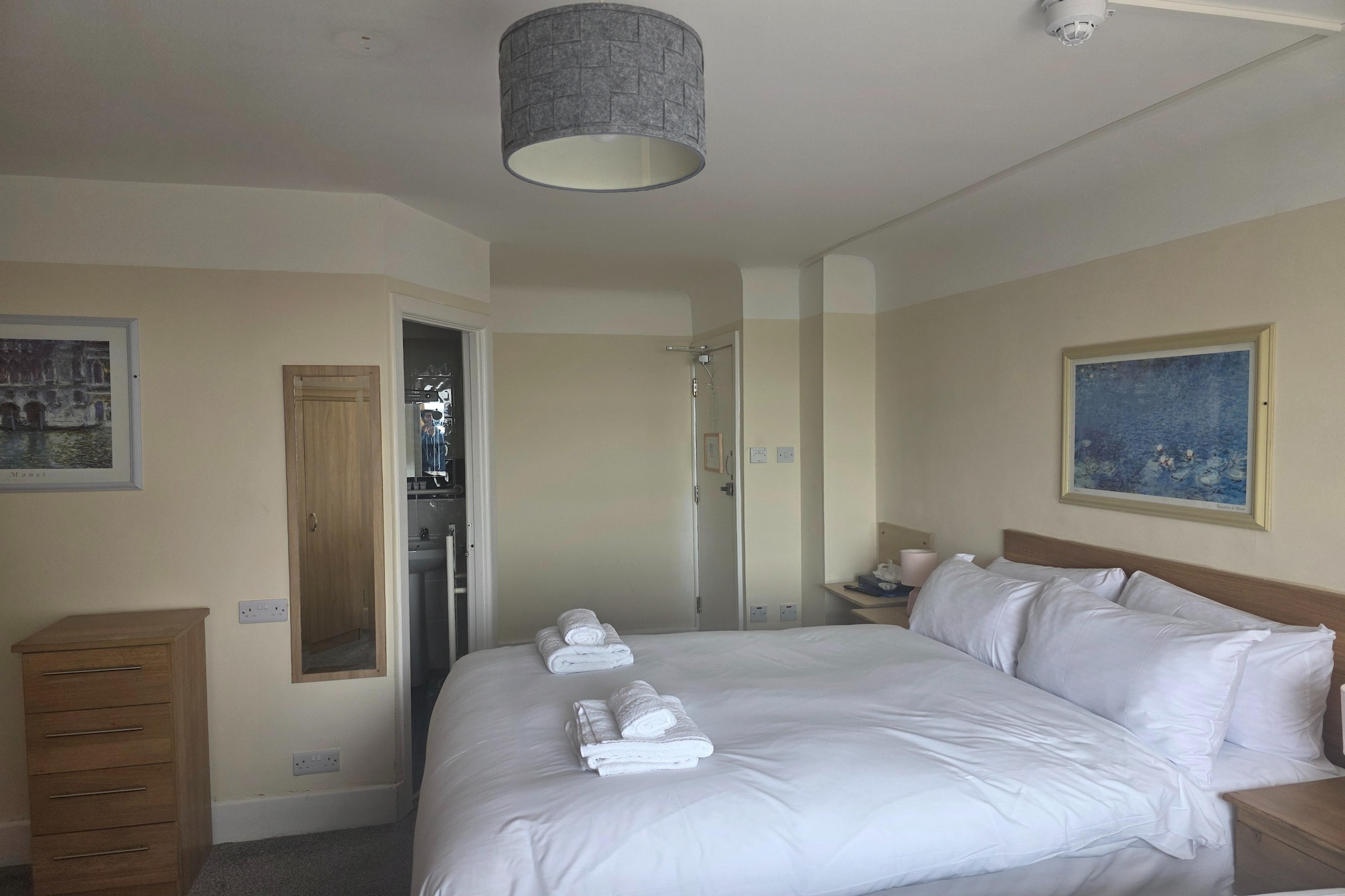 Russel Triple Room