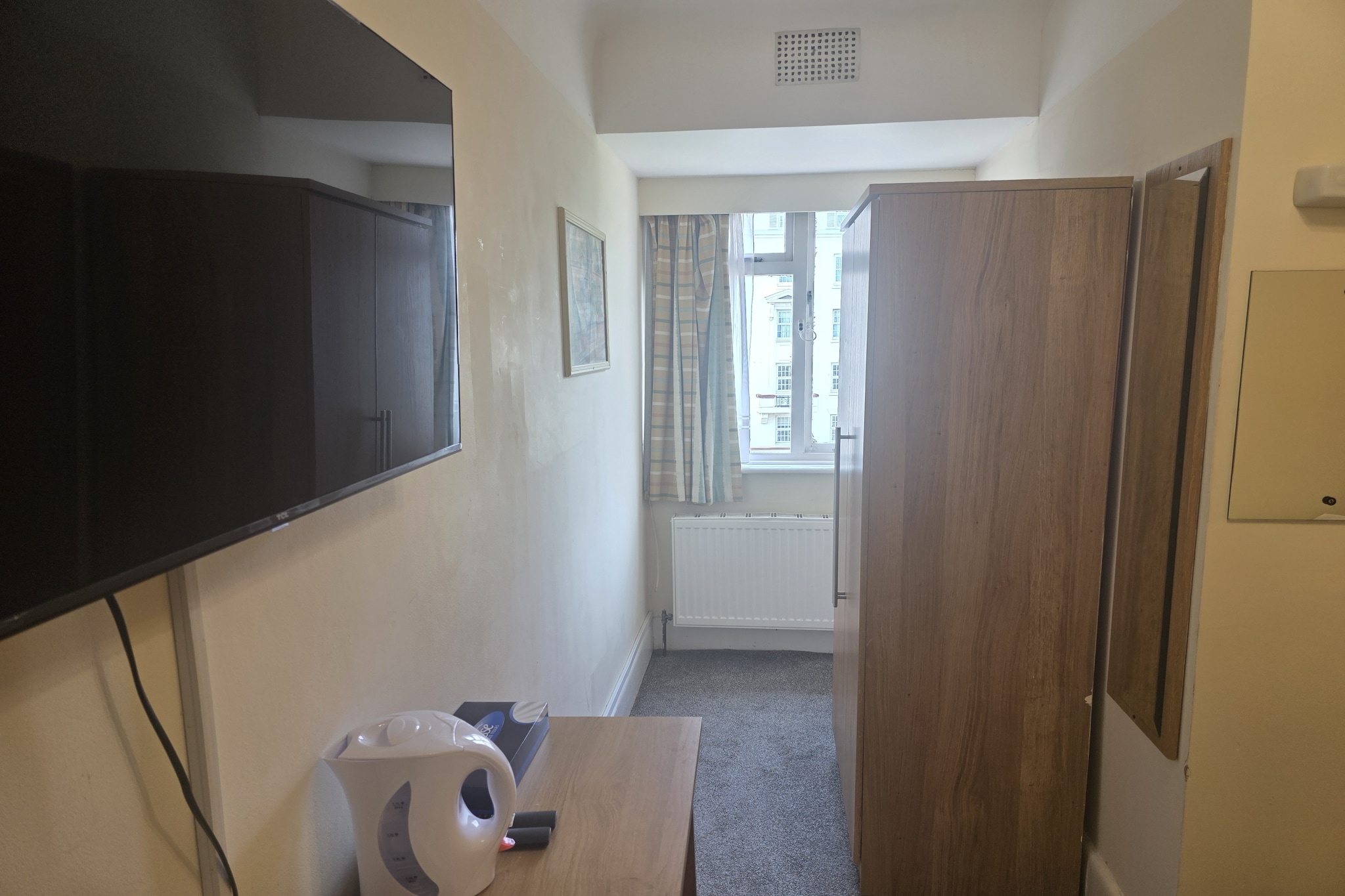 Russel Double Room-Bedroom