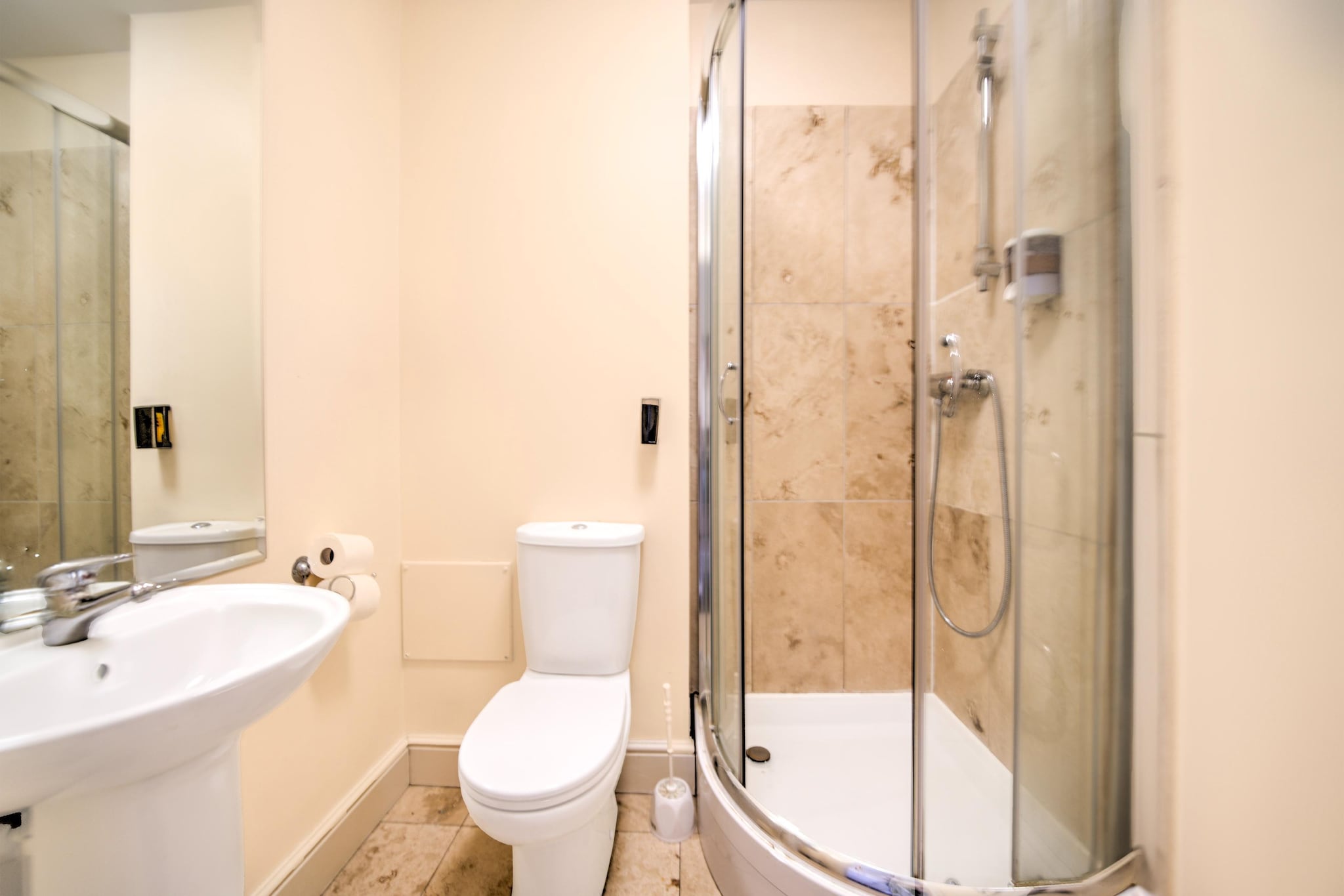 GO2 Gloucester Hotel by OYO  Twin Room-Badkamer