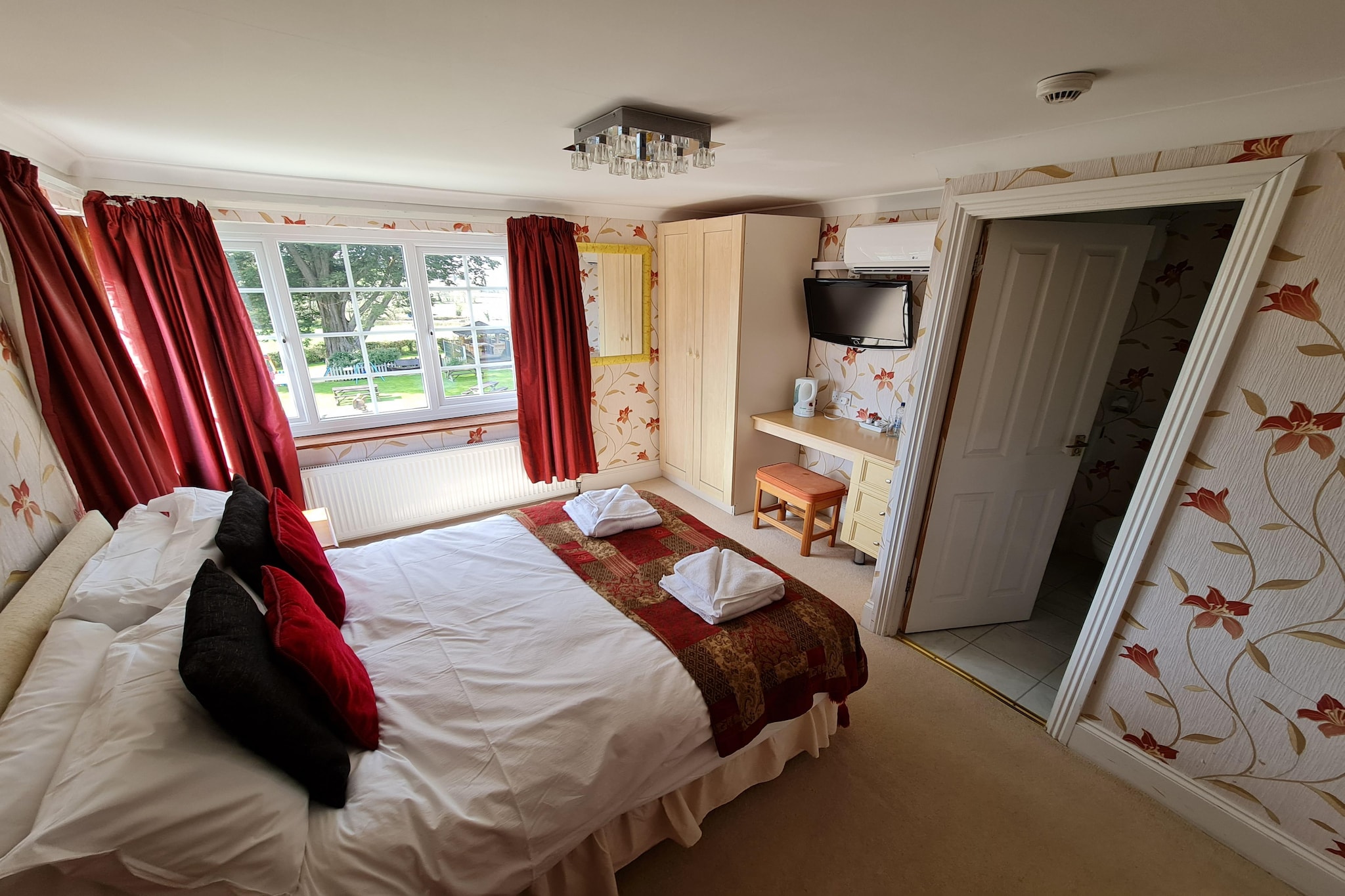 Lavendar Double Room-Chambre