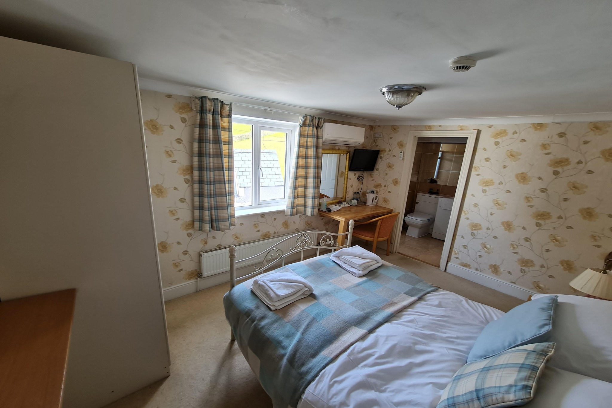 Lavendar Double Room-Chambre