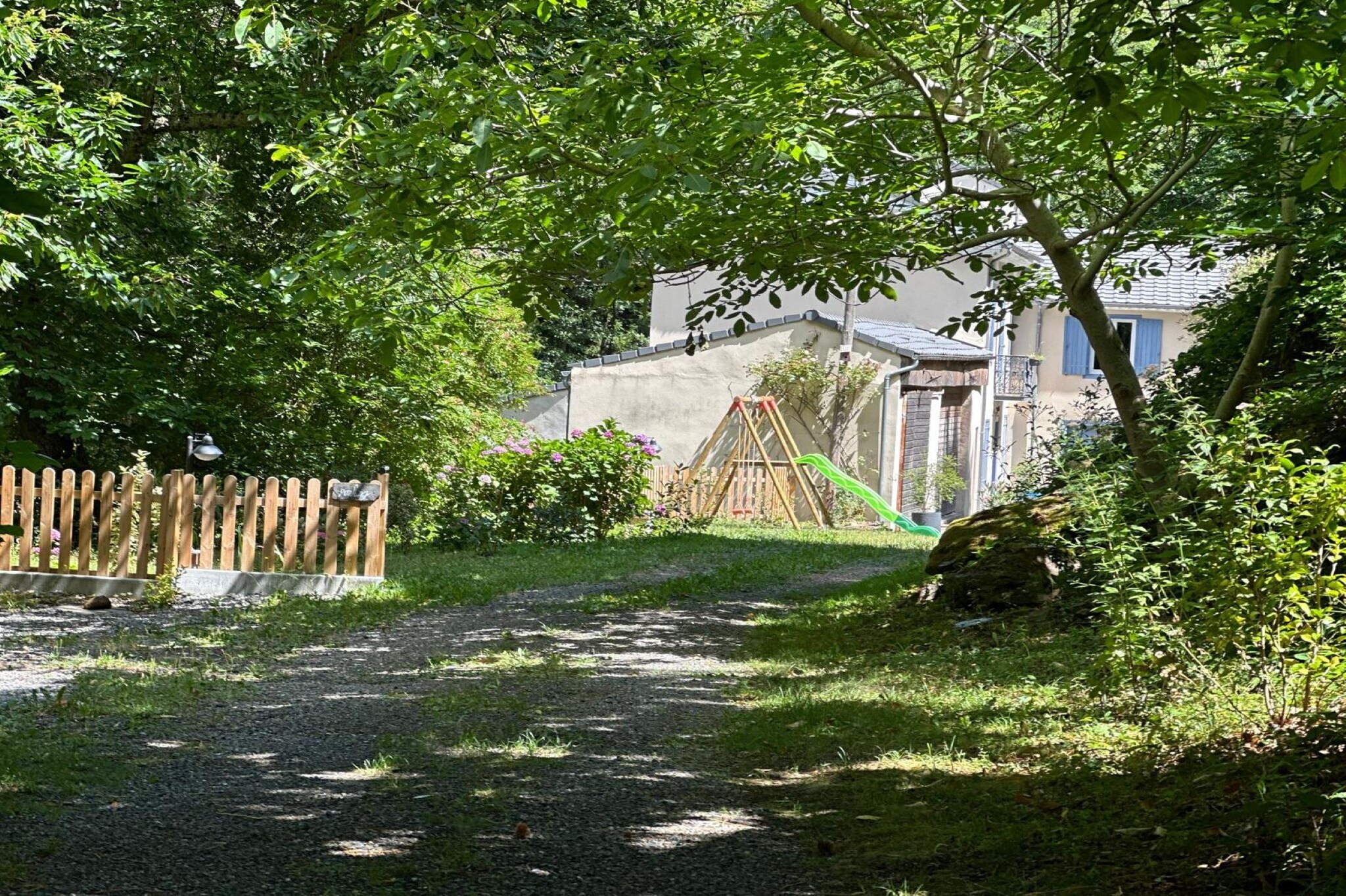 Le Moulin de Camelière-Buitenkant zomer
