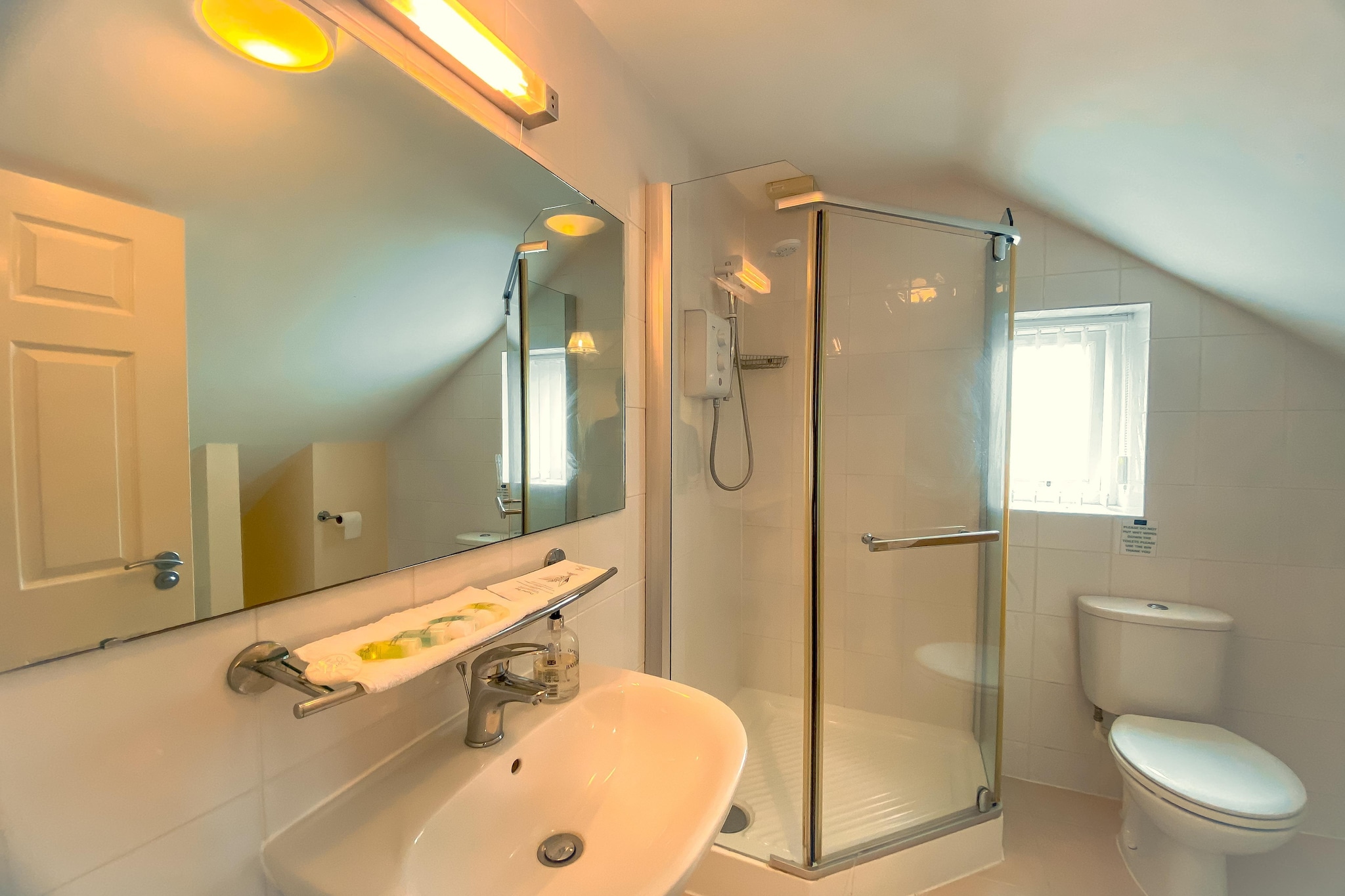 Hawk house  Double Room-Salle de bain