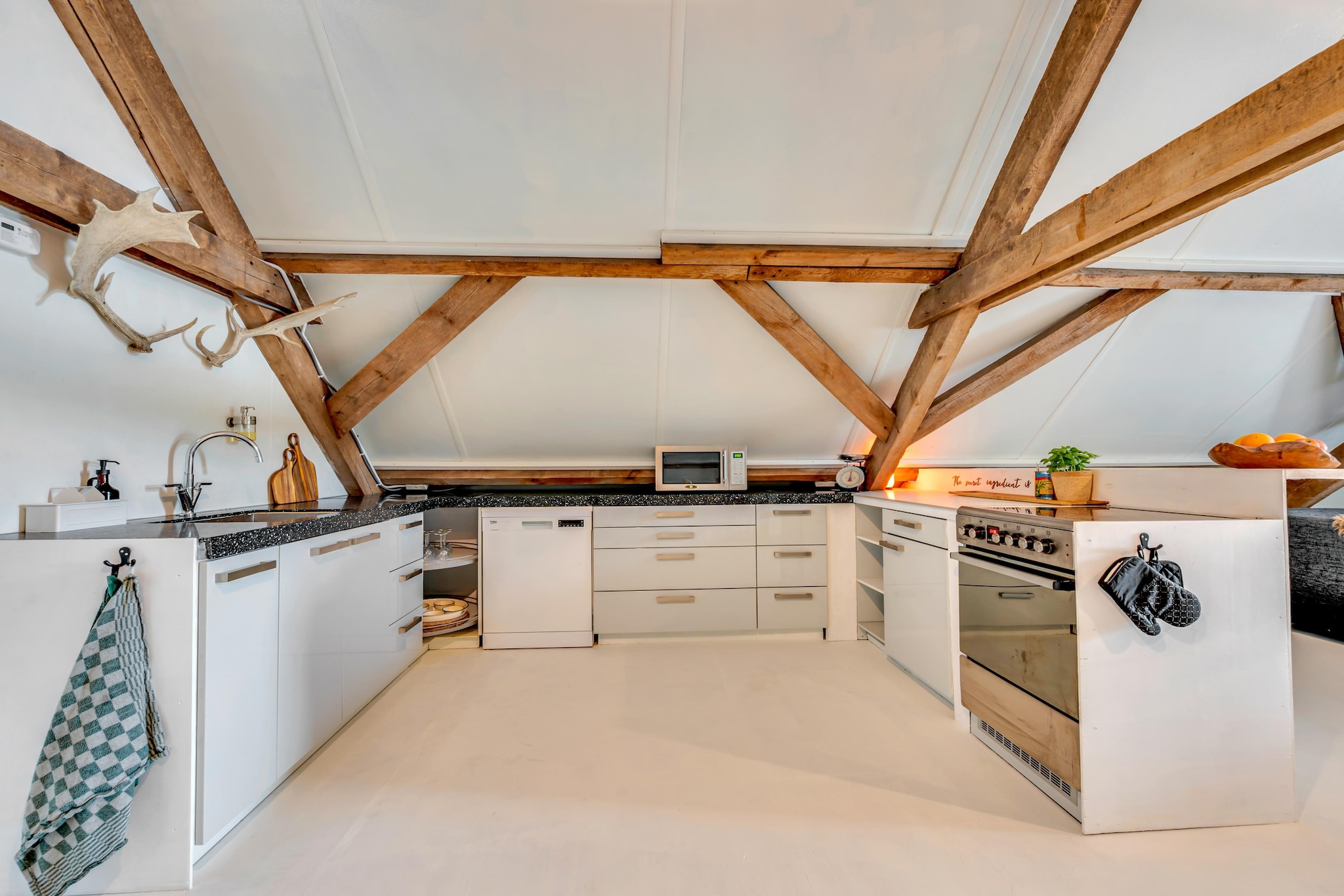 Klein Blankenstein gastenverblijf met recreatieruimte - Keuken