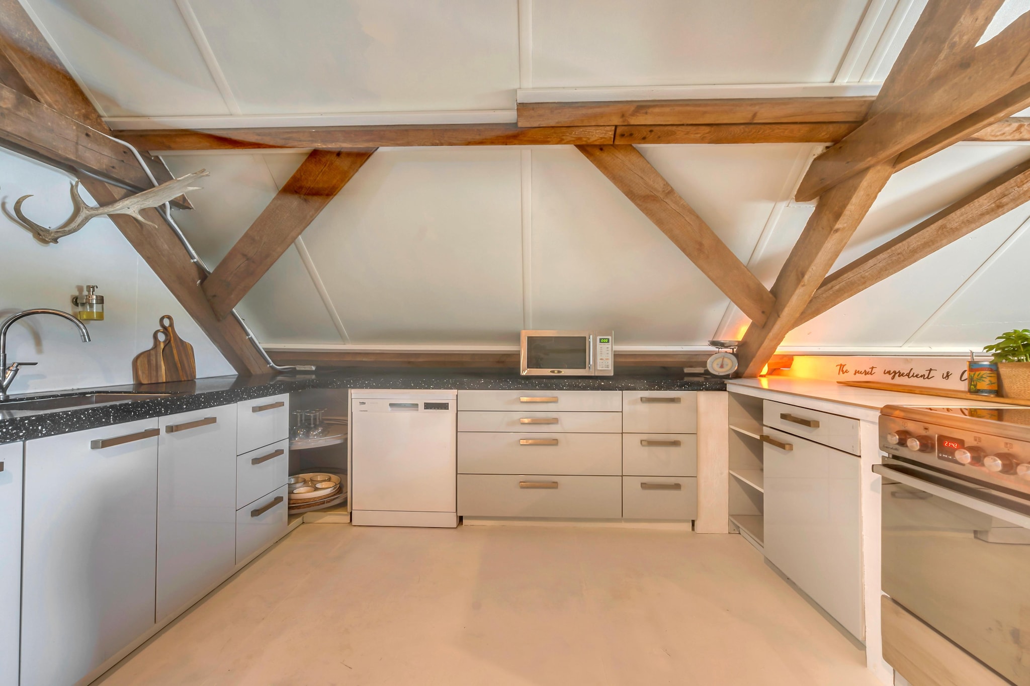 Klein Blankenstein gastenverblijf met recreatieruimte - Keuken