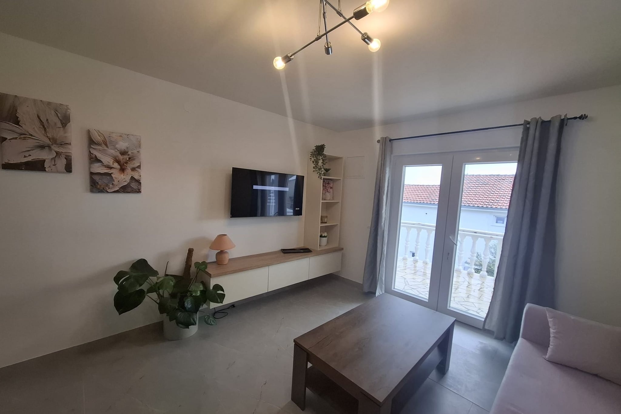 Apartment Jakić - One Bedroom Apartment with Garden View