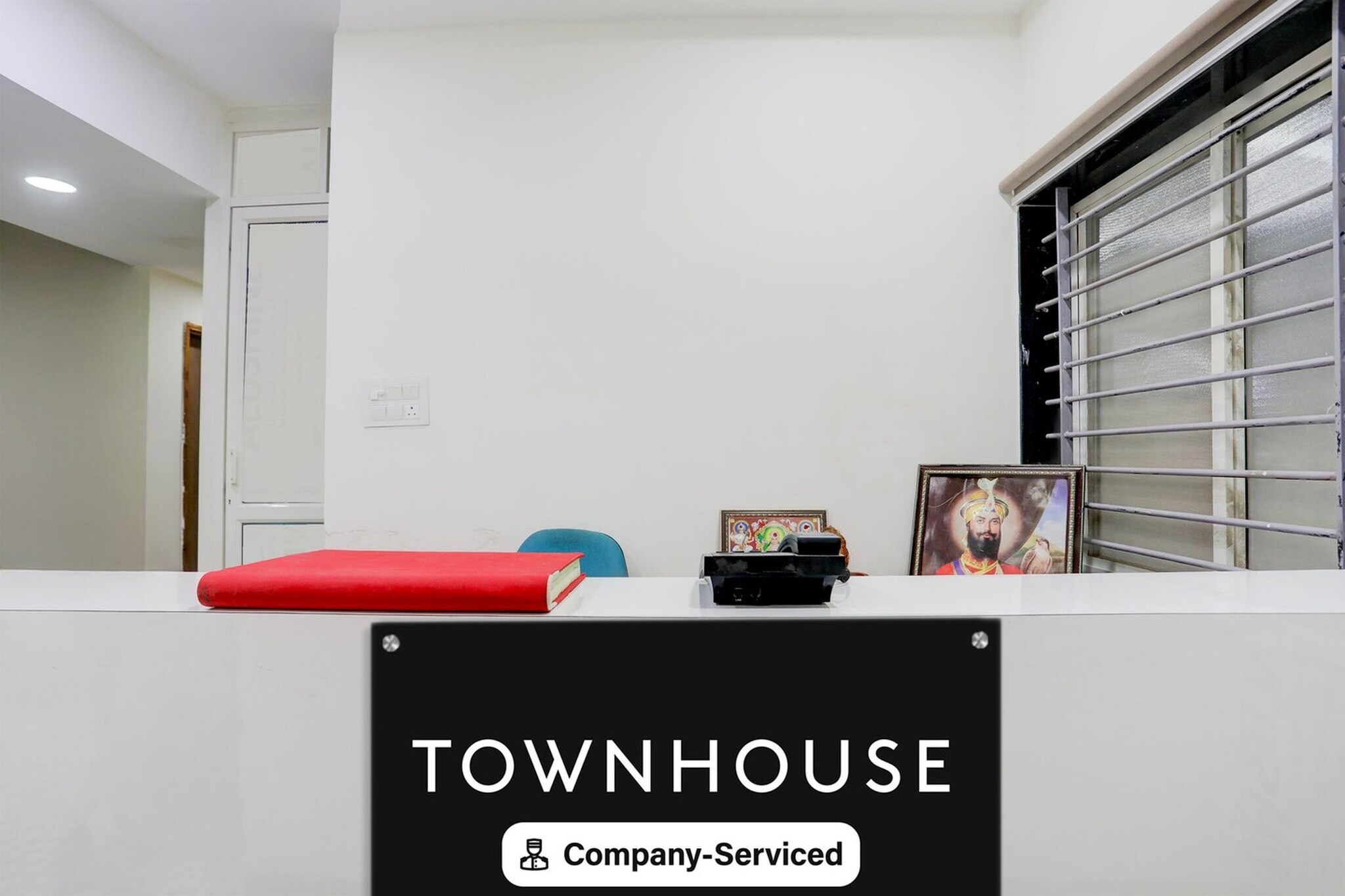 Ground floor: (bedroom(double bed, TV, seating area, air conditioning, lift, telephone), bathroom(bathtub or shower, shower, washbasin, toilet, Towels incl., shampoo, body soap, hot water))