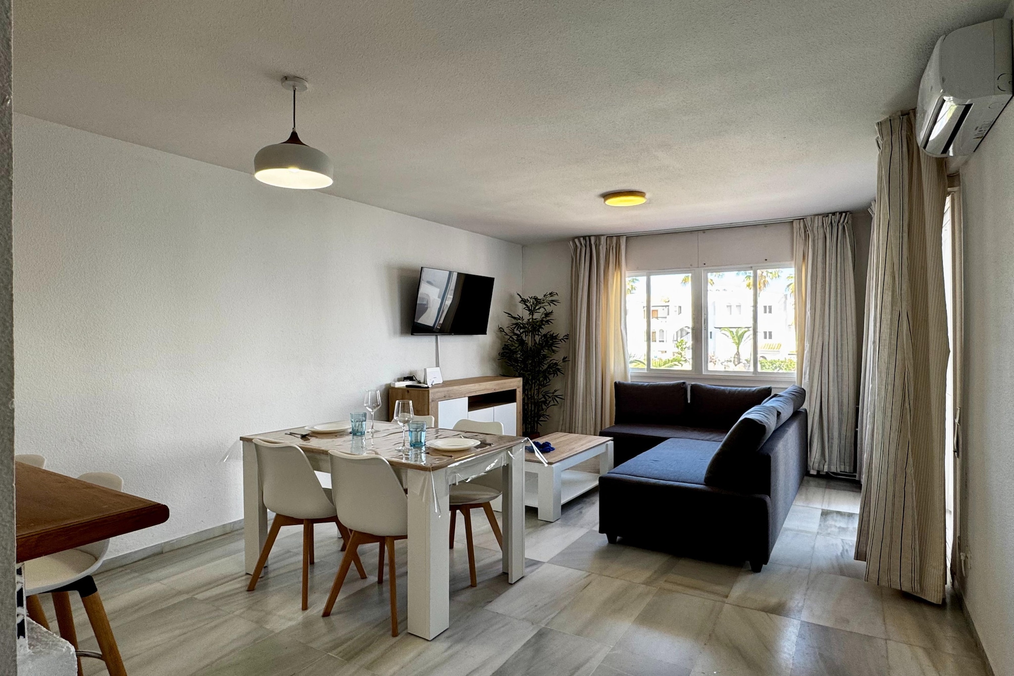 Golf Center-Living room