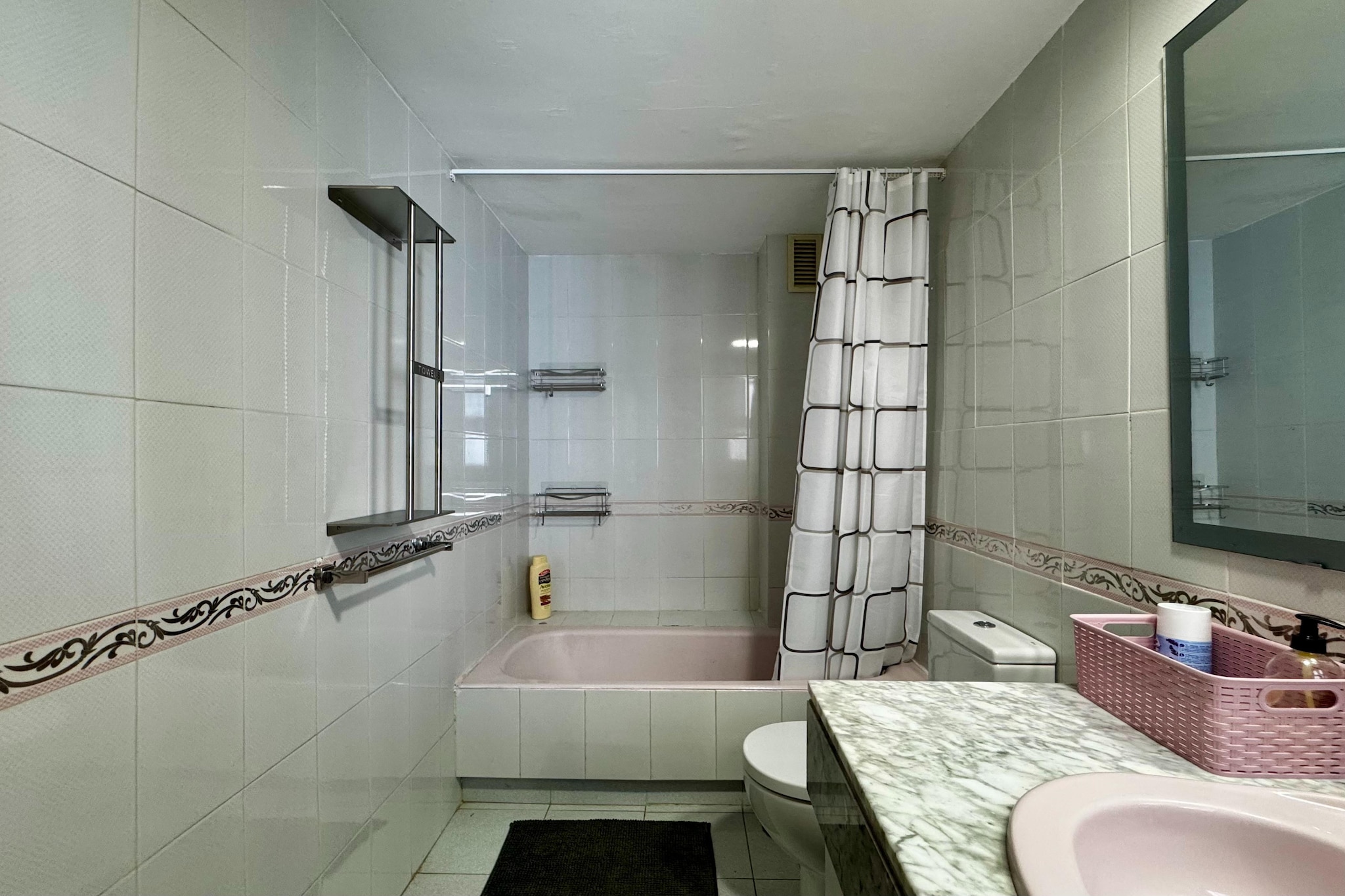 Golf Center-Bathroom