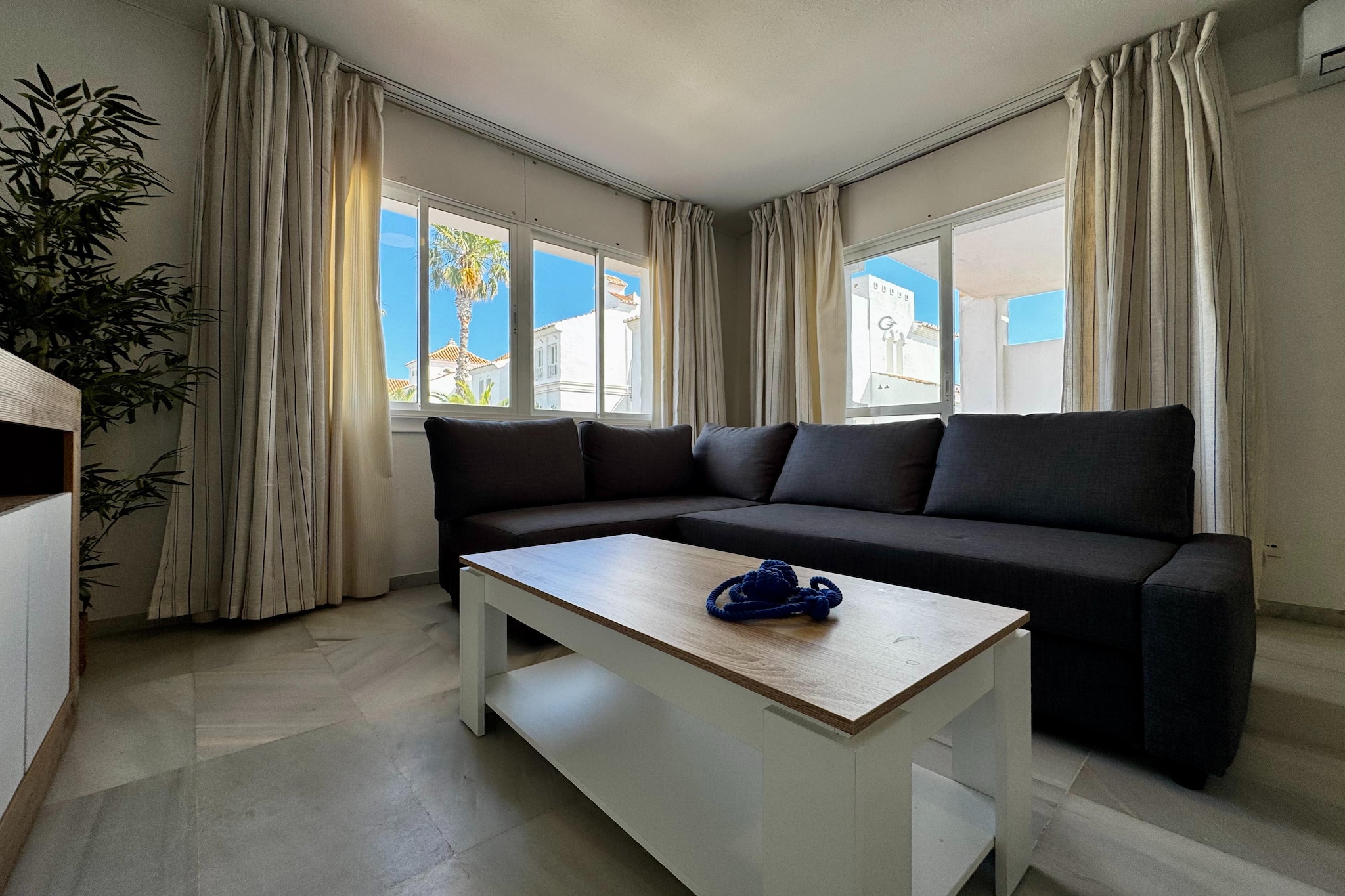 Golf Center-Living room