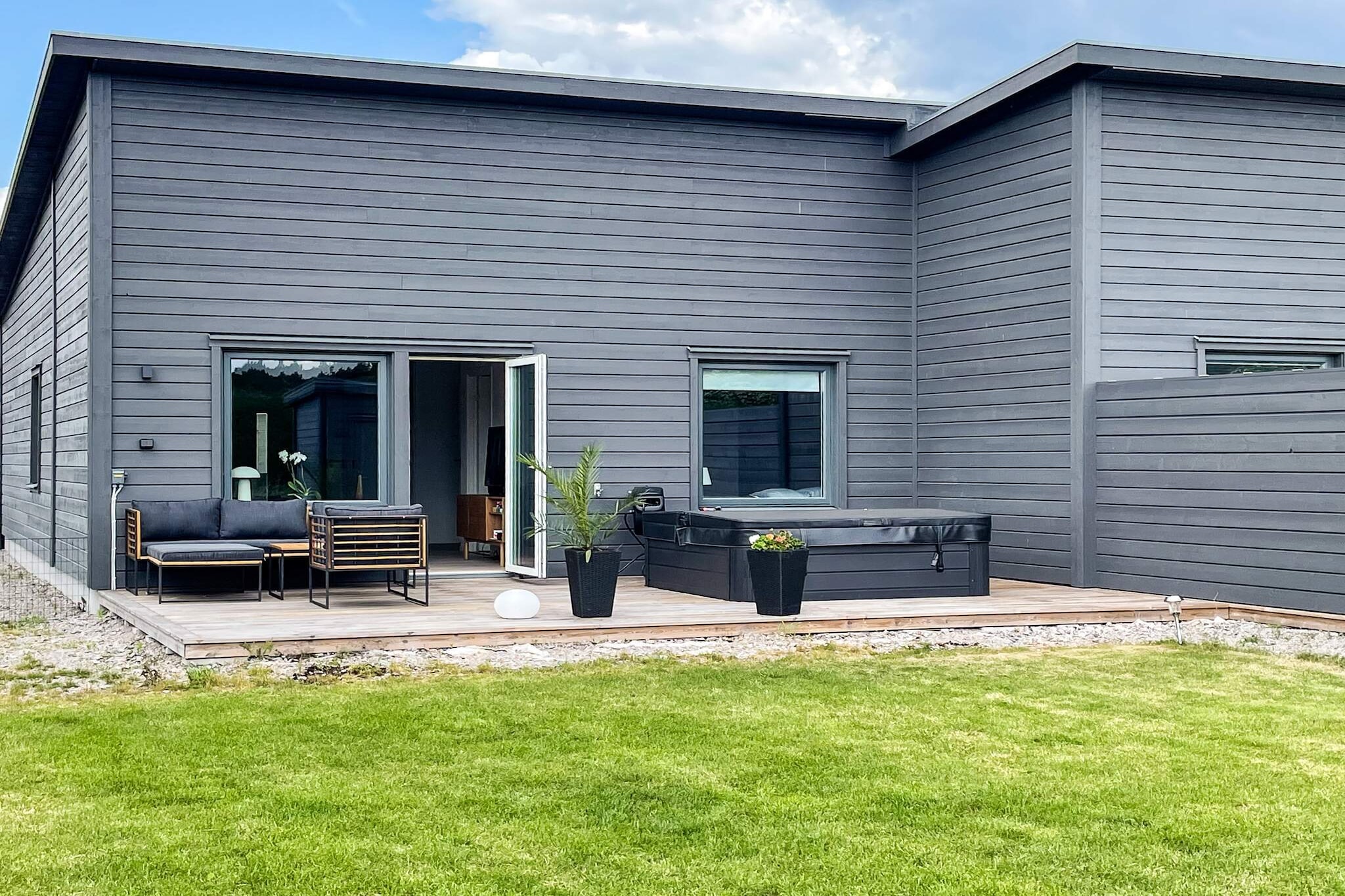 5 Sterne Ferienhaus in MÖRBYLÅNGA-Außenbereich