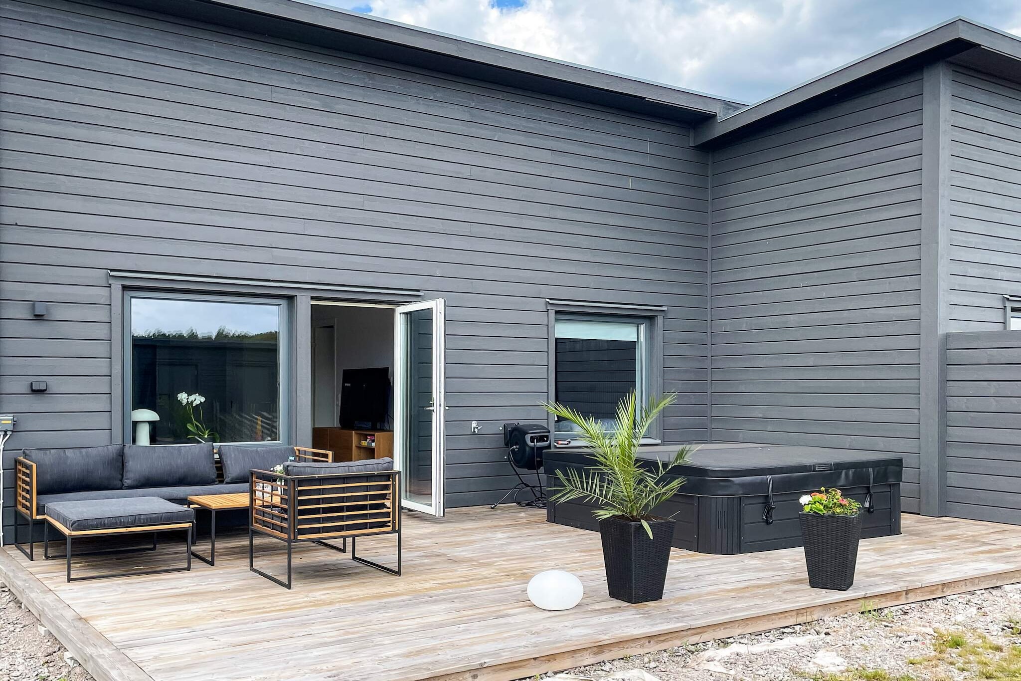5 Sterne Ferienhaus in MÖRBYLÅNGA-Außenbereich