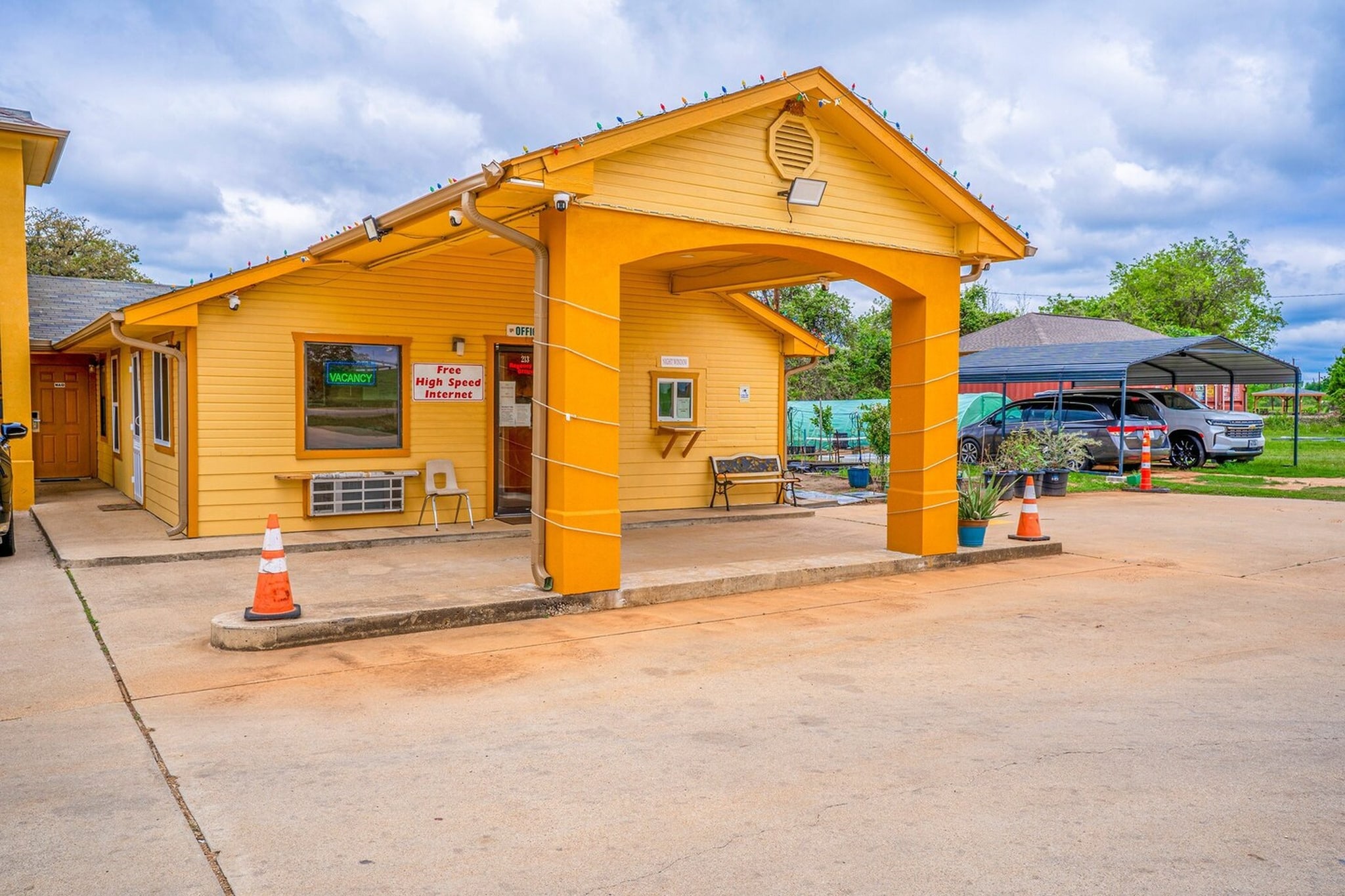 Exterior Summer