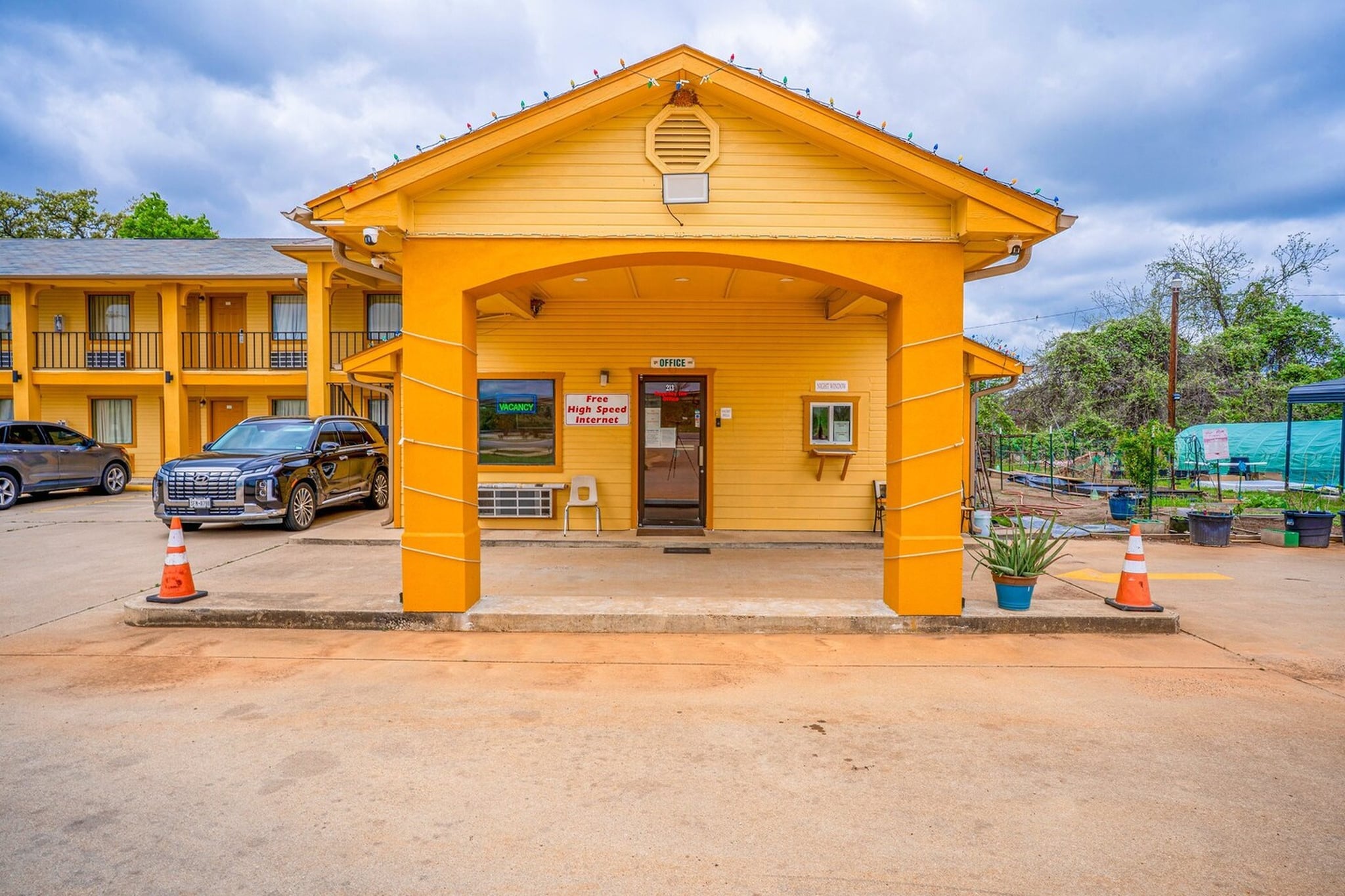 Exterior Summer