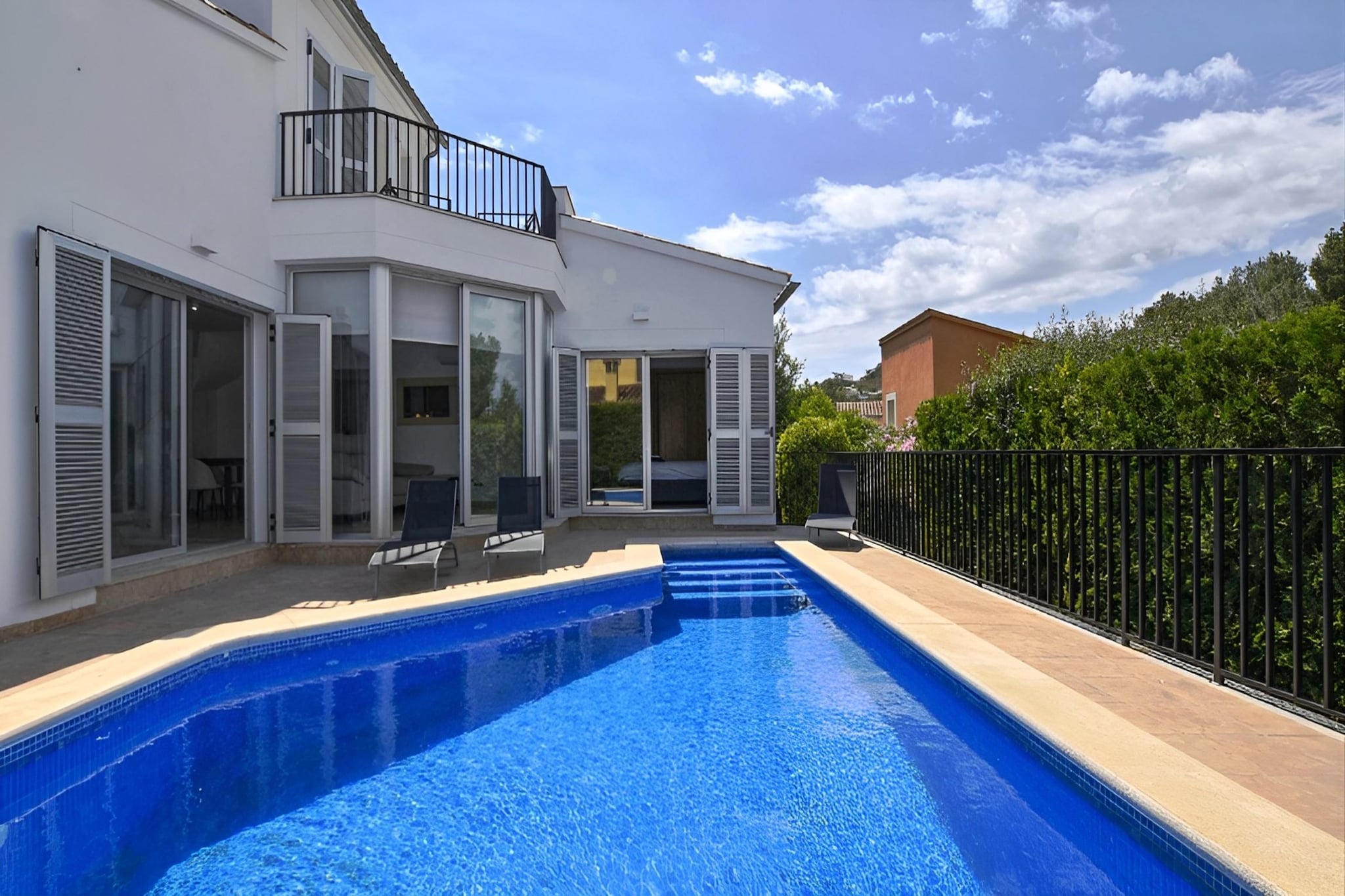 Villa Calma-Buitenkant zomer