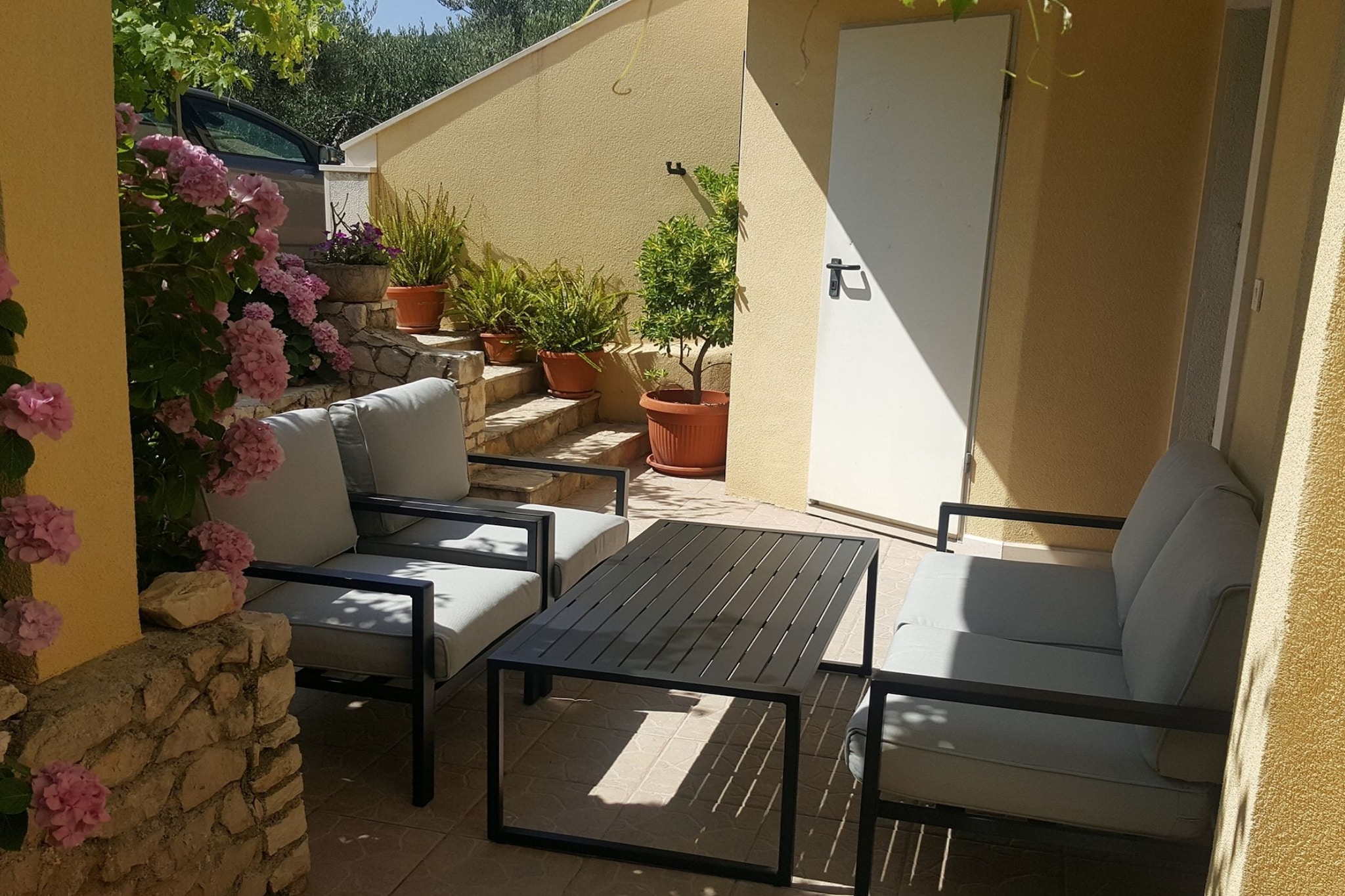 Apartments Ivan Supetar - Two Bedroom Apartment with Terrace no1-Im Freien