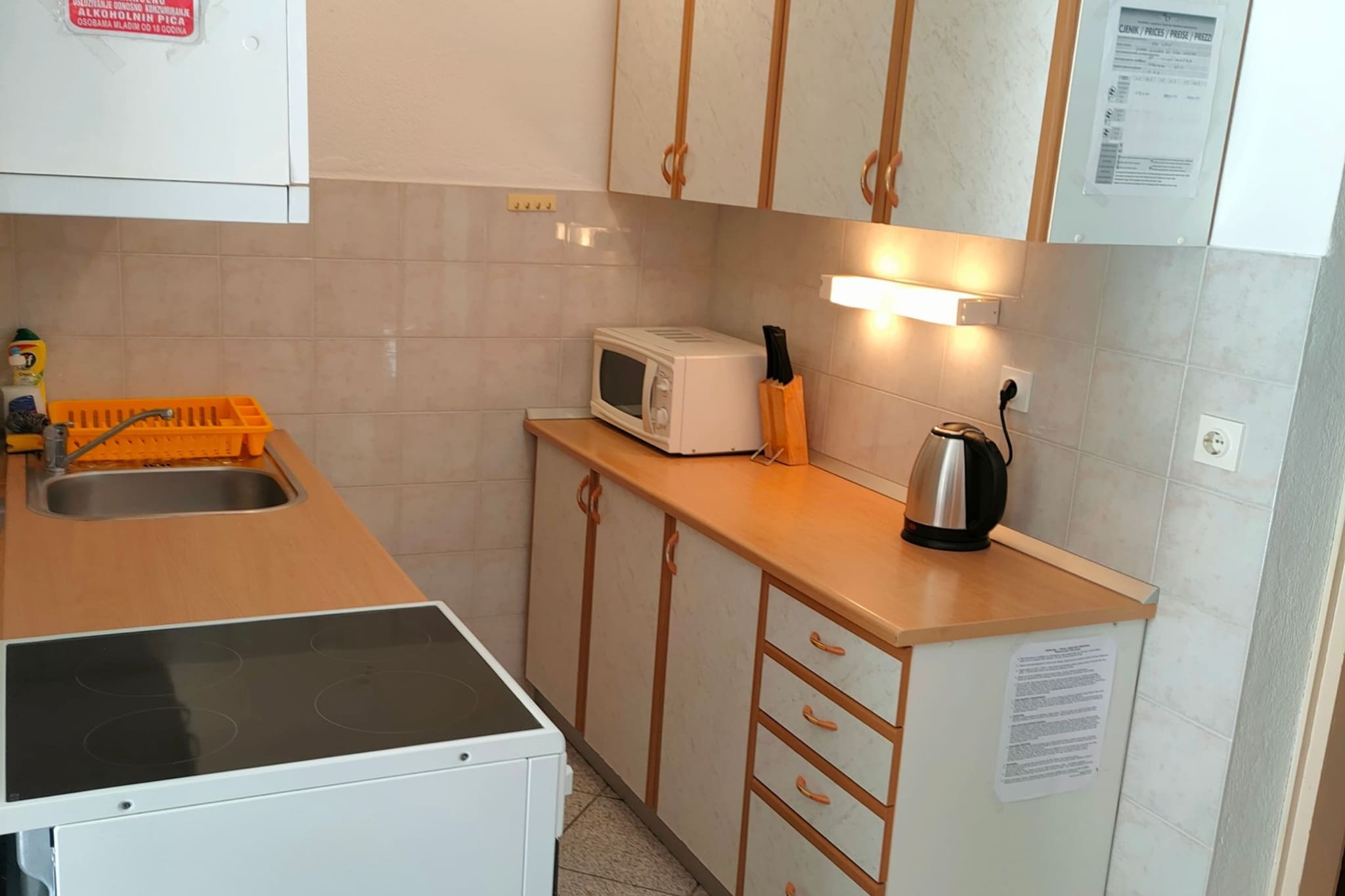 Apartments Ivan Supetar - Two Bedroom Apartment with Terrace no1-Küche
