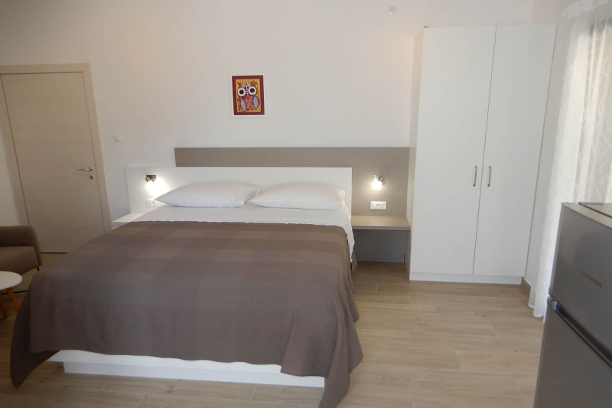 Cozy Retreat By The Sea Puntamika - Studio Apartment with Balcony  ( owner C)-Slaapkamer