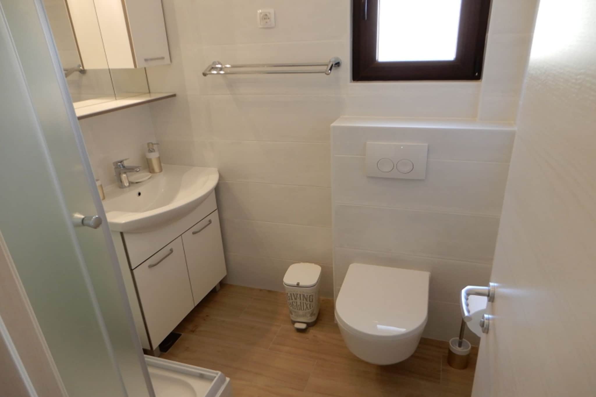 Cozy Retreat By The Sea Puntamika - Studio Apartment with Balcony  ( owner C)-Badkamer