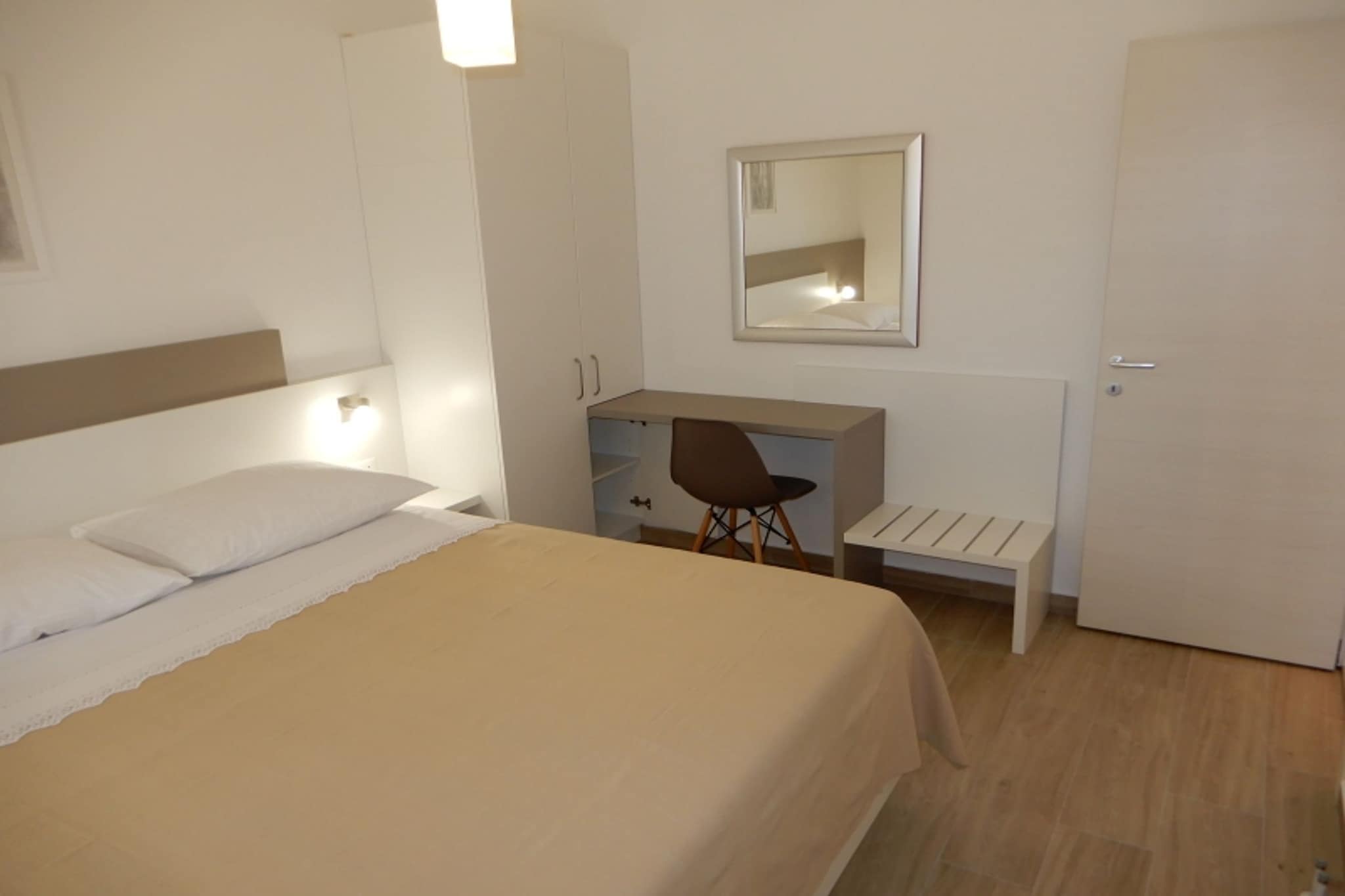 Cozy Retreat By The Sea Puntamika - Classic Studio Apartment with Balcony ( owner C-1)-Slaapkamer