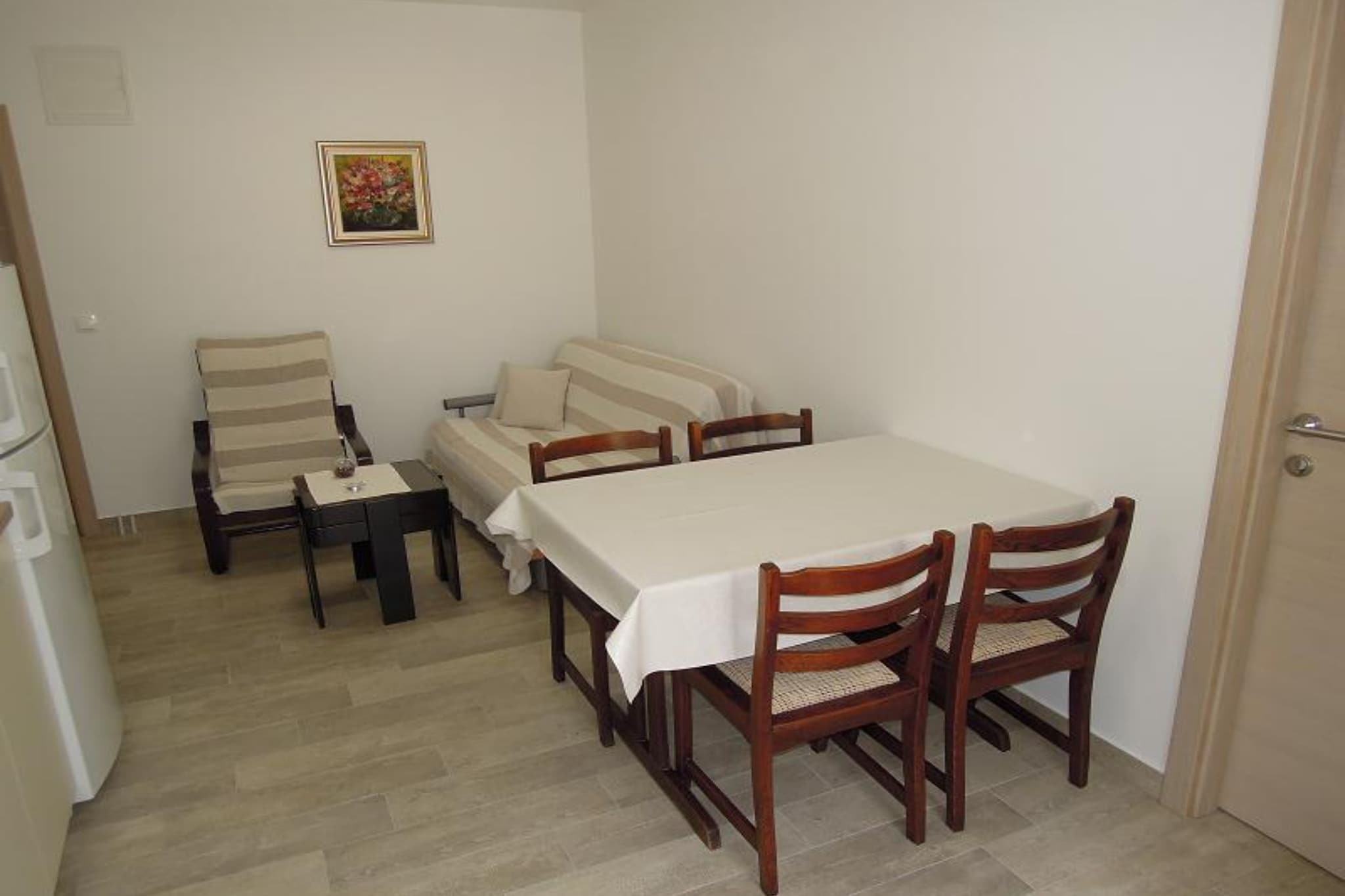 Cozy Retreat By The Sea Puntamika - Classic Two Bedroom Apartment with Terrace (owner B)