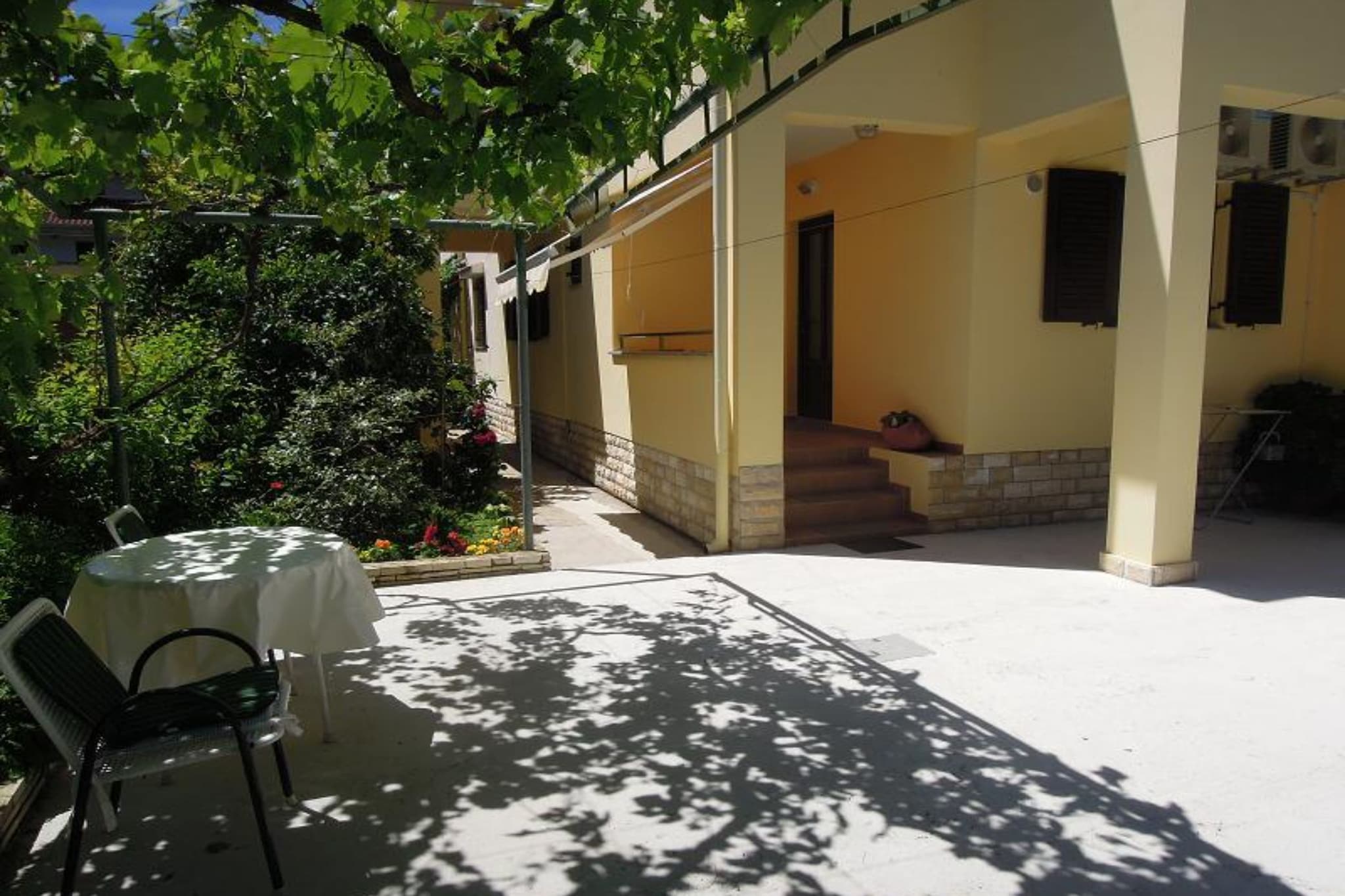 Cozy Retreat By The Sea Puntamika - One Bedroom Apartment with Terrace (owner D)-Buitenlucht