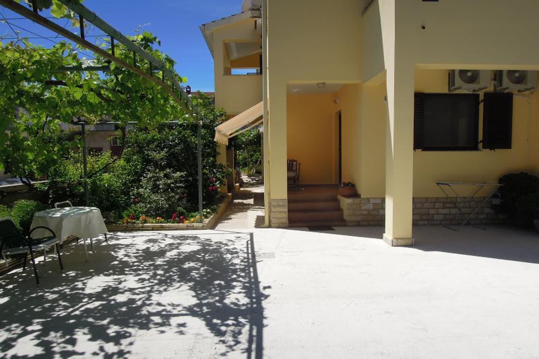 Cozy Retreat By The Sea Puntamika - One Bedroom Apartment with Terrace (owner D)-Buitenlucht