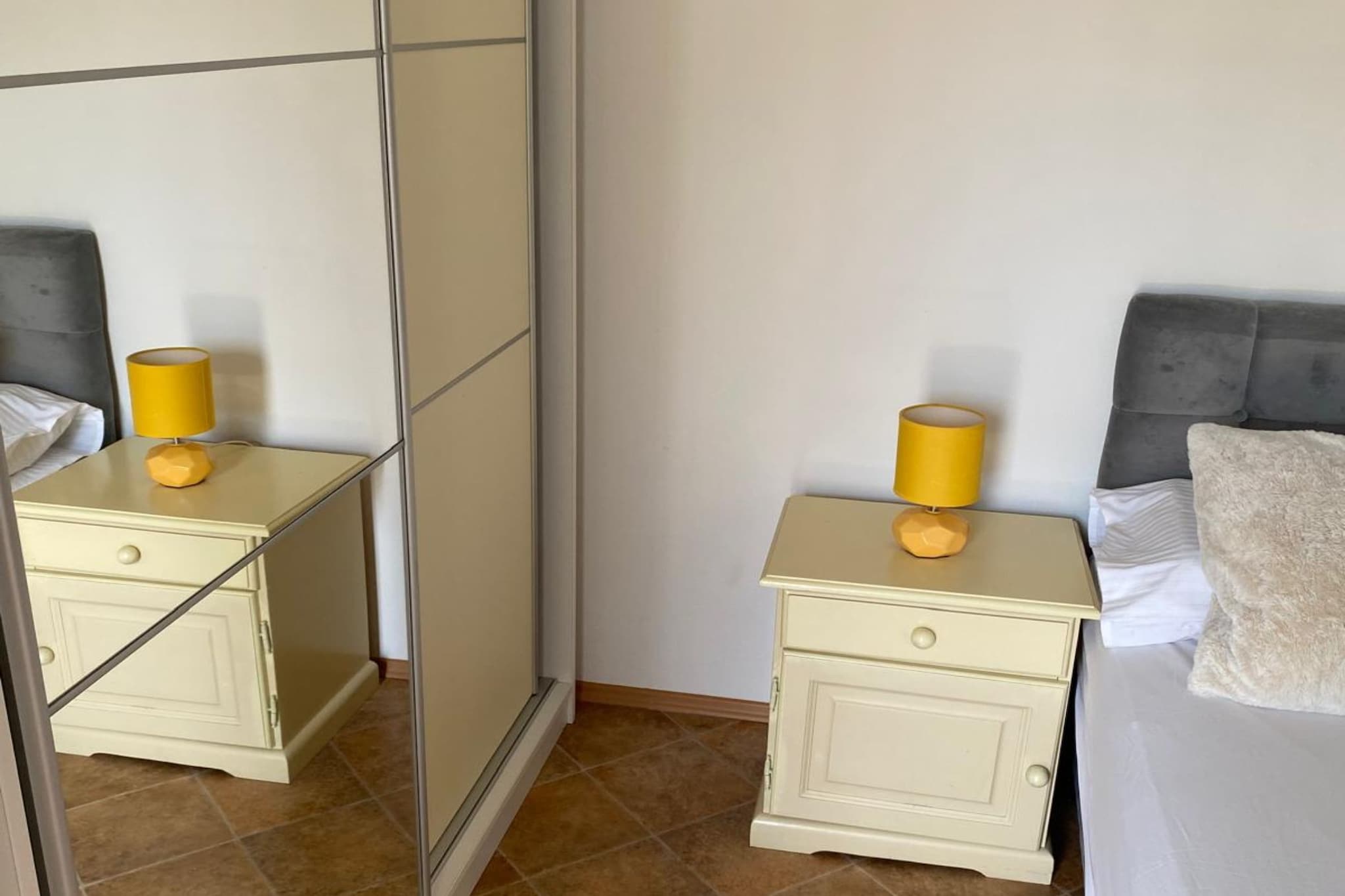 Villa Apartments Babaja - Studio Apartment with Balcony (Ap 4)-Slaapkamer