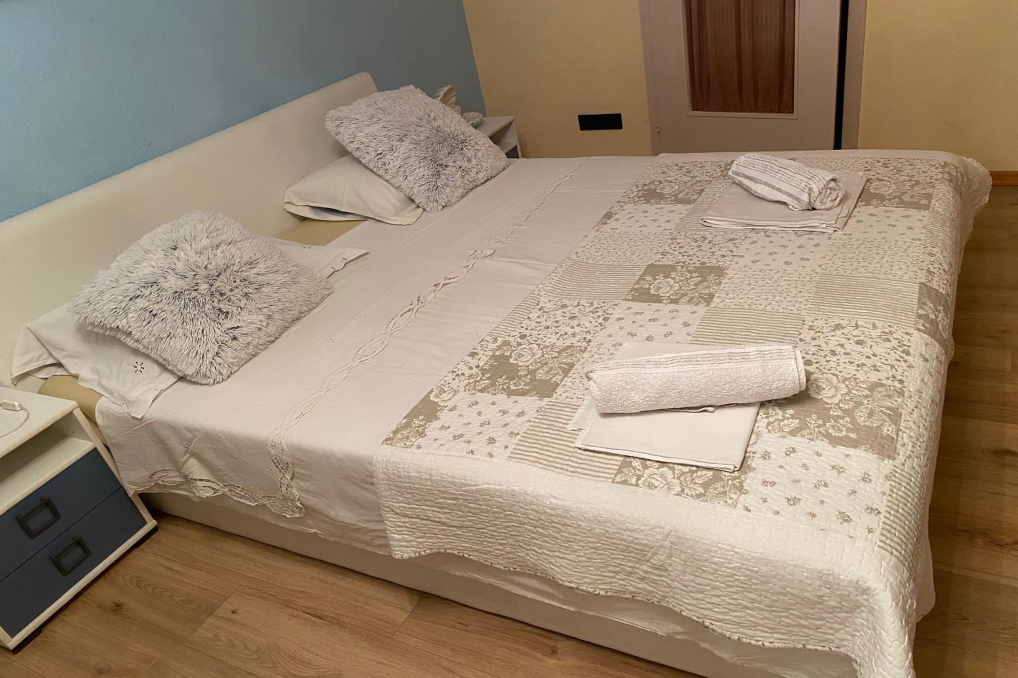 Villa Apartments Babaja - Studio Apartment with Balcony (Ap 11)-Slaapkamer