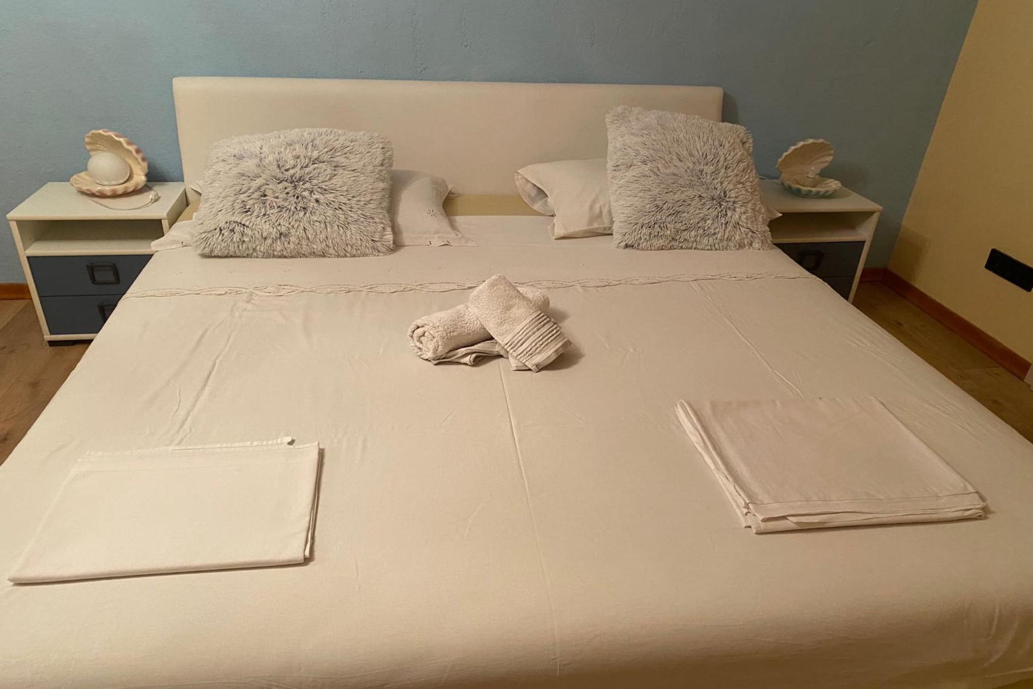 Villa Apartments Babaja - Studio Apartment with Balcony (Ap 11)-Slaapkamer