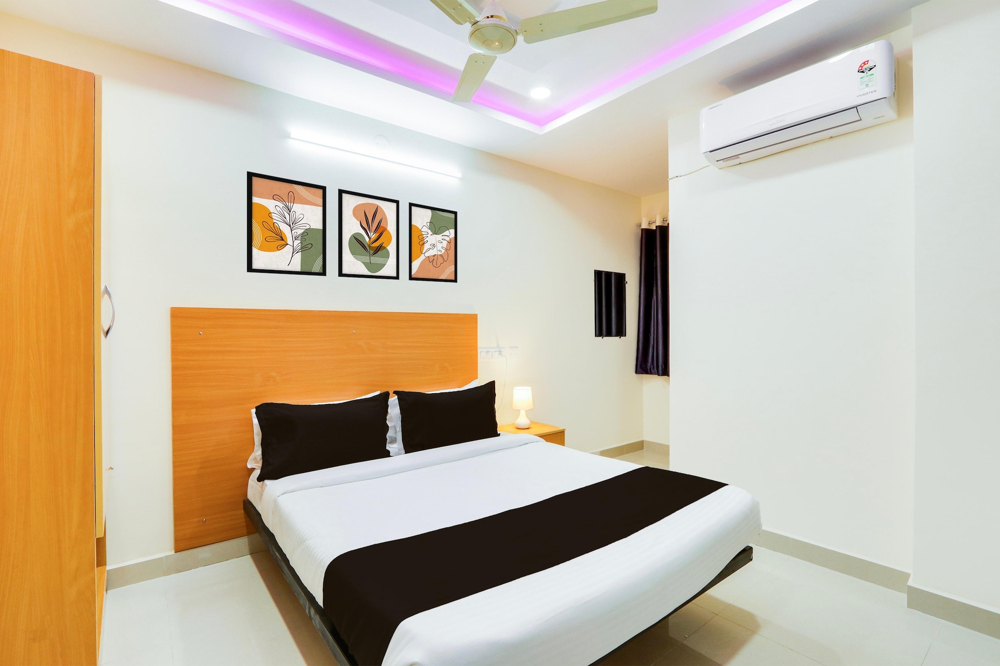 Comfortable Accommodations: Super Townhouse Gachibowli Near Sky View in Hyderabad offers 4-star comfort with free WiFi, air-conditioning, and private bathrooms. Each room includes a work desk, TV, and wardrobe.

Convenient Facilities: Guests enjoy private check-in and check-out, a lounge, lift, 24-hour front desk, housekeeping, family rooms, room service, and luggage storage. The hotel provides a continental breakfast and offers amenities such as a washing machine and free toiletries.

Prime Location: Located 30 km from Rajiv Gandhi International Airport, the hotel is near attractions like ISB (4 km), Golkonda Fort (9 km), and Hussain Sagar Lake (16 km). Guests appreciate the attentive staff and room cleanliness. 

Unmarried couples are warmly welcome at this property.
Guests with local ID proof are warmly welcome.
Apologies, but we are currently unable to host foreign nationals at this property.
Early Check-In Policy: A full dayâ€™s room rate will be charged for check-ins before 6:00 AM. Complimentary early check-in is available between 6:00 AM and 10:00 AM, subject to room availability.
 
Check-in is only available to guests aged 18 and above. Please provide a government-issued ID to confirm your age.