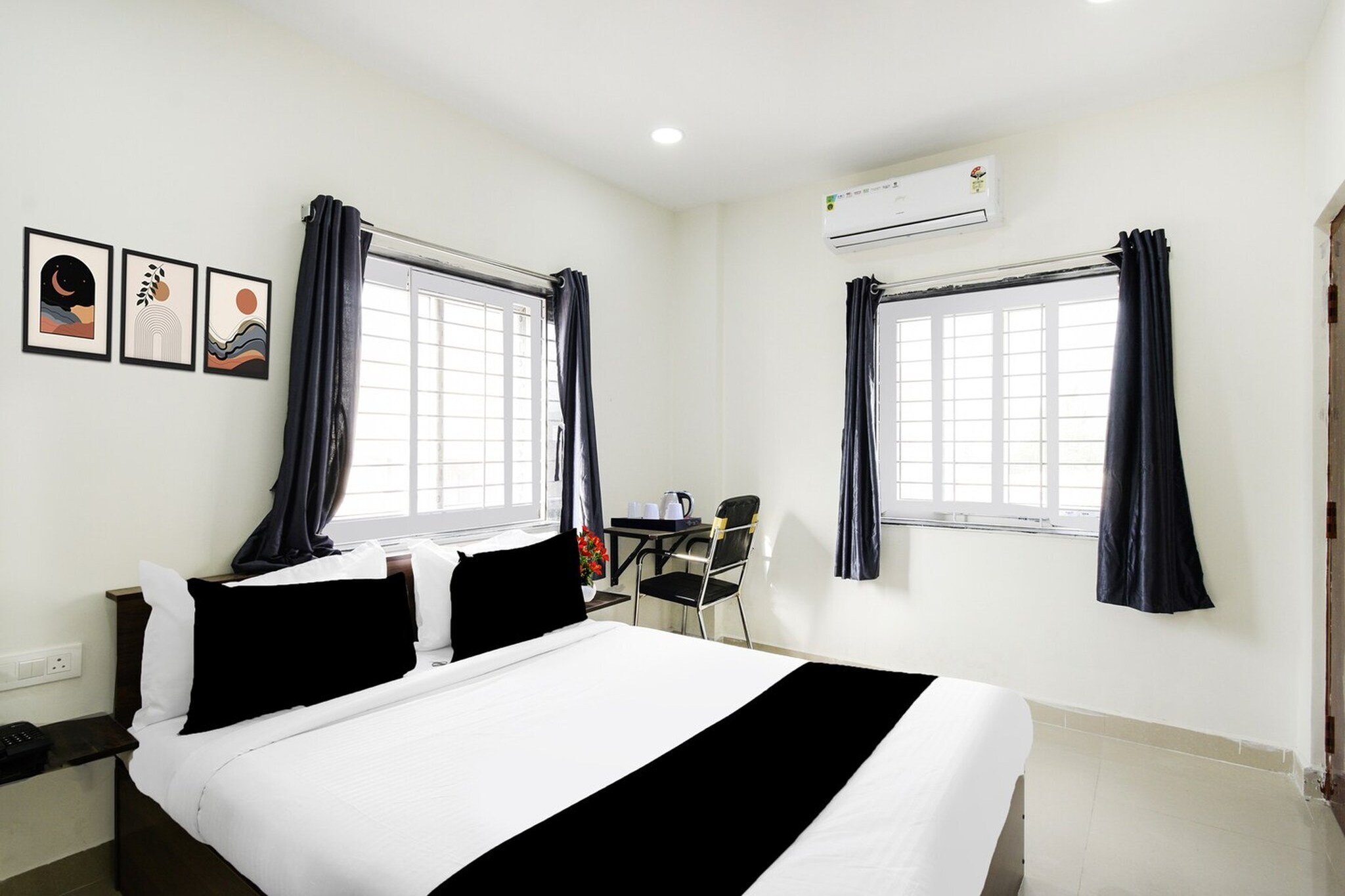Comfortable Accommodations: Hotel O Priyadarshini Park Saroornagar in Hyderabad offers family rooms with air-conditioning, private bathrooms, work desks, and seating areas. Each room includes free toiletries, bath or shower, TV, tiled floors, and a wardrobe.
Essential Facilities: Guests enjoy free WiFi, a lift, 24-hour front desk, housekeeping service, room service, and luggage storage. The hotel provides a welcoming environment with English and Hindi spoken at reception.
Prime Location: Located 16 km from Rajiv Gandhi International Airport, the hotel is near attractions such as Mecca Masjid (7 km), Chowmahalla Palace and Charminar (8 km each), and Nehru Zoological Park and AP State Archaeology Museum (12 km each).
Early Check-In Policy: A full day’s room rate will be charged for check-ins before 6:00 AM. Complimentary early check-in is available between 6:00 AM and 10:00 AM, subject to room availability.
Check-in is only available to guests aged 18 and above. Please provide a government-issued ID to confirm your age.