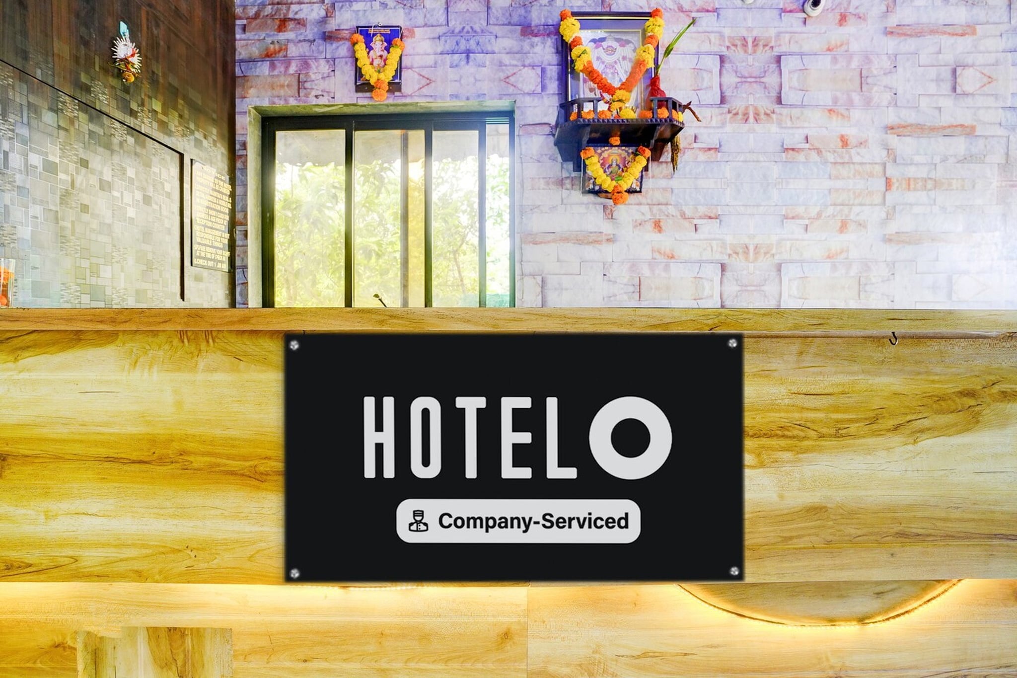 Ground floor: (bedroom(double bed, TV, seating area, air conditioning, lift, telephone, Floor mattress), bathroom(bathtub or shower, shower, washbasin, toilet, Towels incl., shampoo, body soap, hot water), parking)