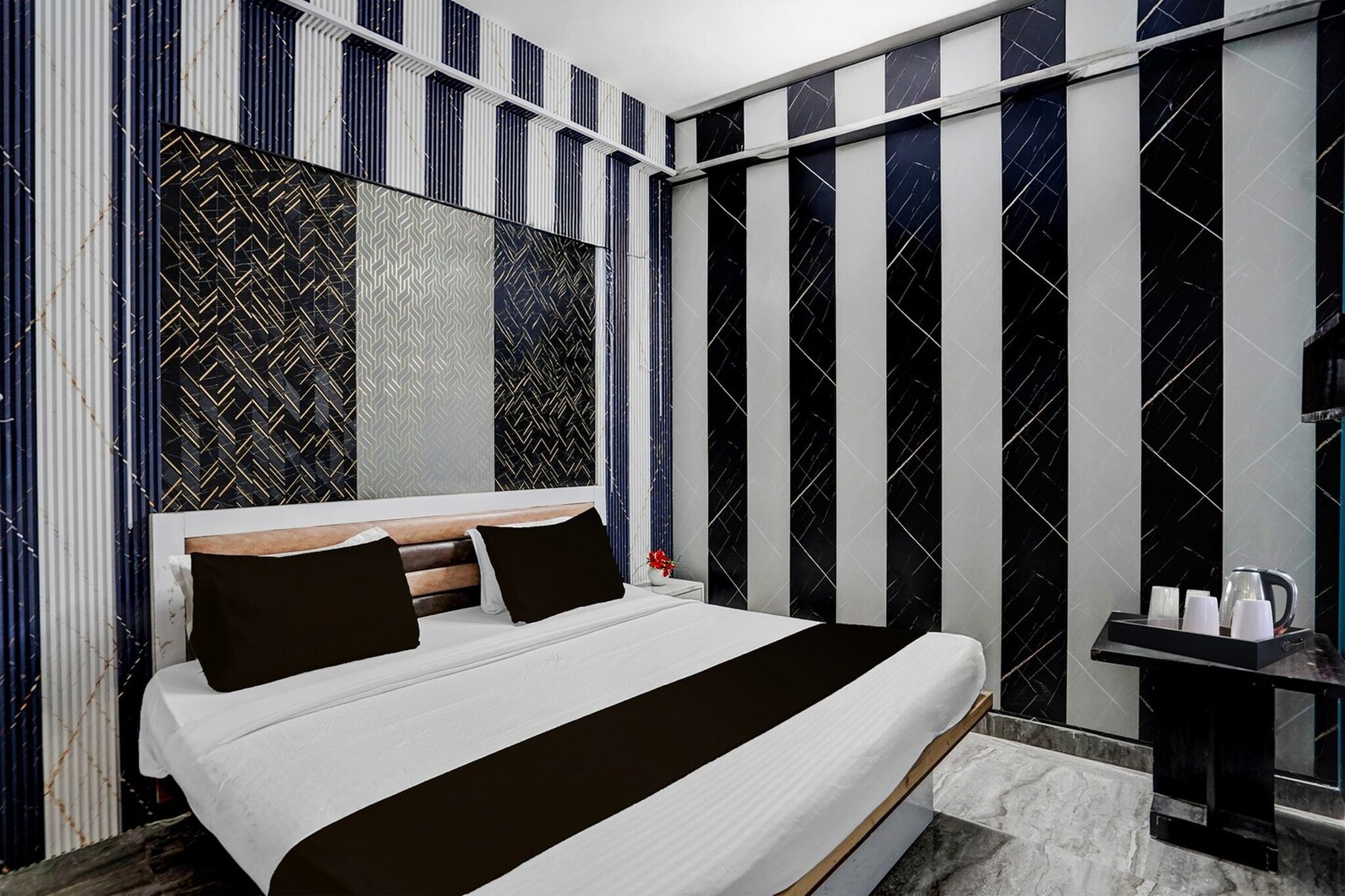 Located within 22 km of Tughlaqabad Fort and 23 km of Swaminarayan Akshardham, Hotel O Sector 121 Gaur City Mall Noida Formerly Royal FNG provides rooms with air conditioning and a private bathroom in Noida. This 3-star hotel offers room service, a 24-hour front desk and free WiFi. The hotel features family rooms.
All units at the hotel are equipped with a seating area, a flat-screen TV with satellite channels and a private bathroom with free toiletries and a bath or shower. The rooms include a desk.
National Gandhi Museum is 23 km from Hotel O Sector 121 Gaur City Mall Noida Formerly Royal FNG, while India Gate is 23 km away. Hindon Airport is 16 km from the property.
Early Check-In Policy: A full day’s room rate will be charged for check-ins before 6:00 AM. Complimentary early check-in is available between 6:00 AM and 10:00 AM, subject to room availability.
Check-in is only available to guests aged 18 and above. Please provide a government-issued ID to confirm your age.