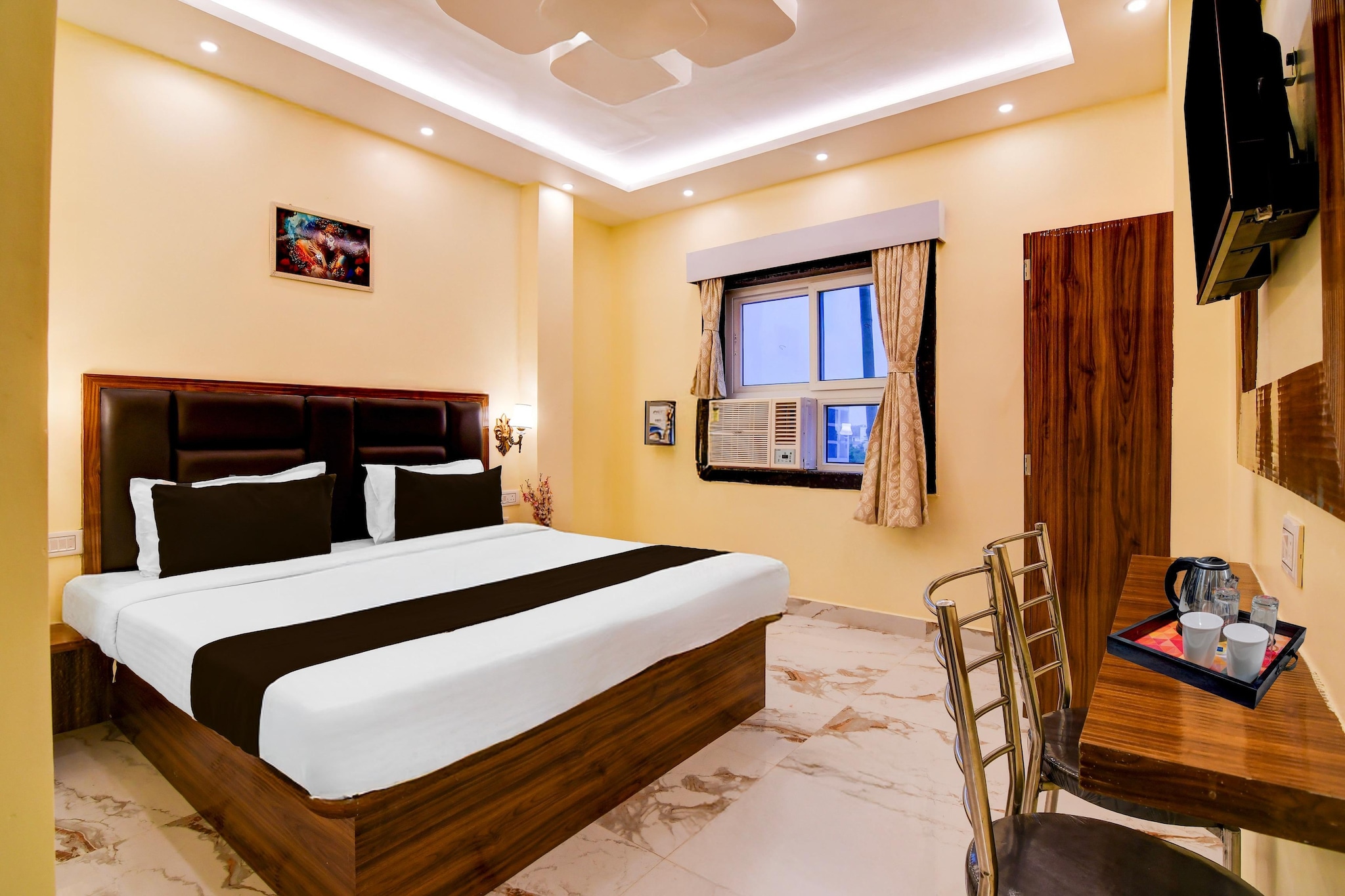 Set within less than 1 km of Puri Beach and 2.8 km of Jagannath Temple, Townhouse Puri Sea Beach Formerly Shri Jagannath Homestay provides rooms in Puri. Featuring a restaurant, the 3-star hotel has air-conditioned rooms with free WiFi, each with a private bathroom. The accommodation offers room service, a 24-hour front desk and luggage storage for guests.

All guest rooms at the hotel come with a seating area and a flat-screen TV with satellite channels. All units feature a desk.

Konark Sun Temple is 39 km from Townhouse Puri Sea Beach Formerly Shri Jagannath Homestay. Biju Patnaik International Airport is 60 km from the property.
Early Check-In Policy: A full day’s room rate will be charged for check-ins before 6:00 AM. Complimentary early check-in is available between 6:00 AM and 10:00 AM, subject to room availability.

Check-in is only available to guests aged 18 and above. Please provide a government-issued ID to confirm your age.