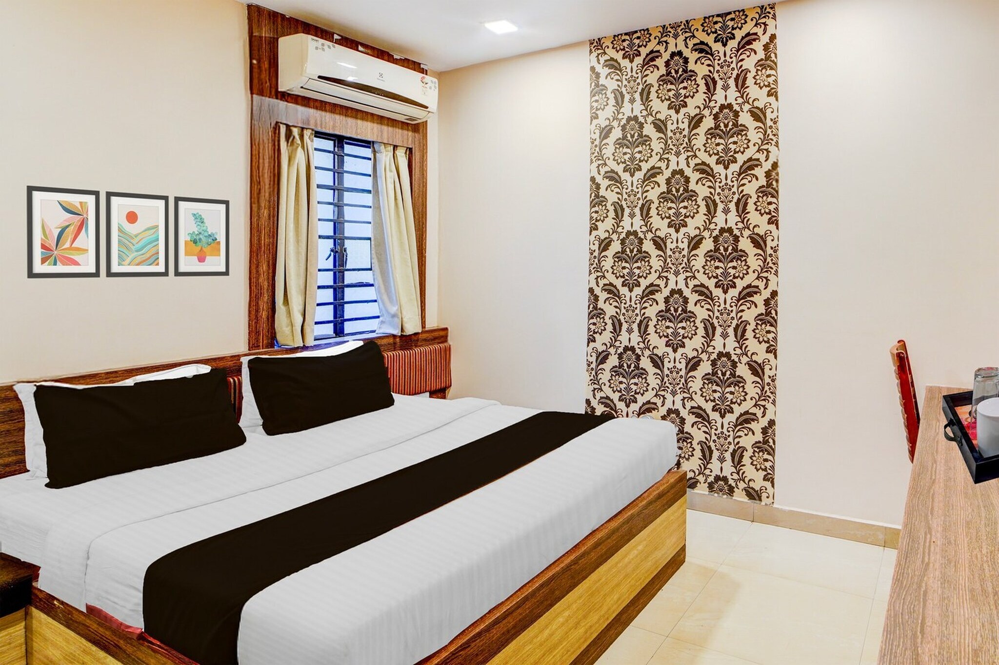 Situated in Jabalpur, Madhya Pradesh region, Townhouse Jabalpur Station Formerly Annpurna Inn is set 1.1 km from Jabalpur Junction Station. Featuring a shared lounge, the 3-star hotel has air-conditioned rooms with free WiFi, each with a private bathroom. The accommodation features room service, a 24-hour front desk and luggage storage for guests.
The rooms at the hotel are fitted with a seating area and a flat-screen TV with satellite channels. The units have a desk.
The restaurant at Townhouse Jabalpur Station Formerly Annpurna Inn specialises in Indian cuisine.
Jabalpur Airport is 11 km from the property.
Early Check-In Policy: A full day’s room rate will be charged for check-ins before 6:00 AM. Complimentary early check-in is available between 6:00 AM and 10:00 AM, subject to room availability.
Check-in is only available to guests aged 18 and above. Please provide a government-issued ID to confirm your age.