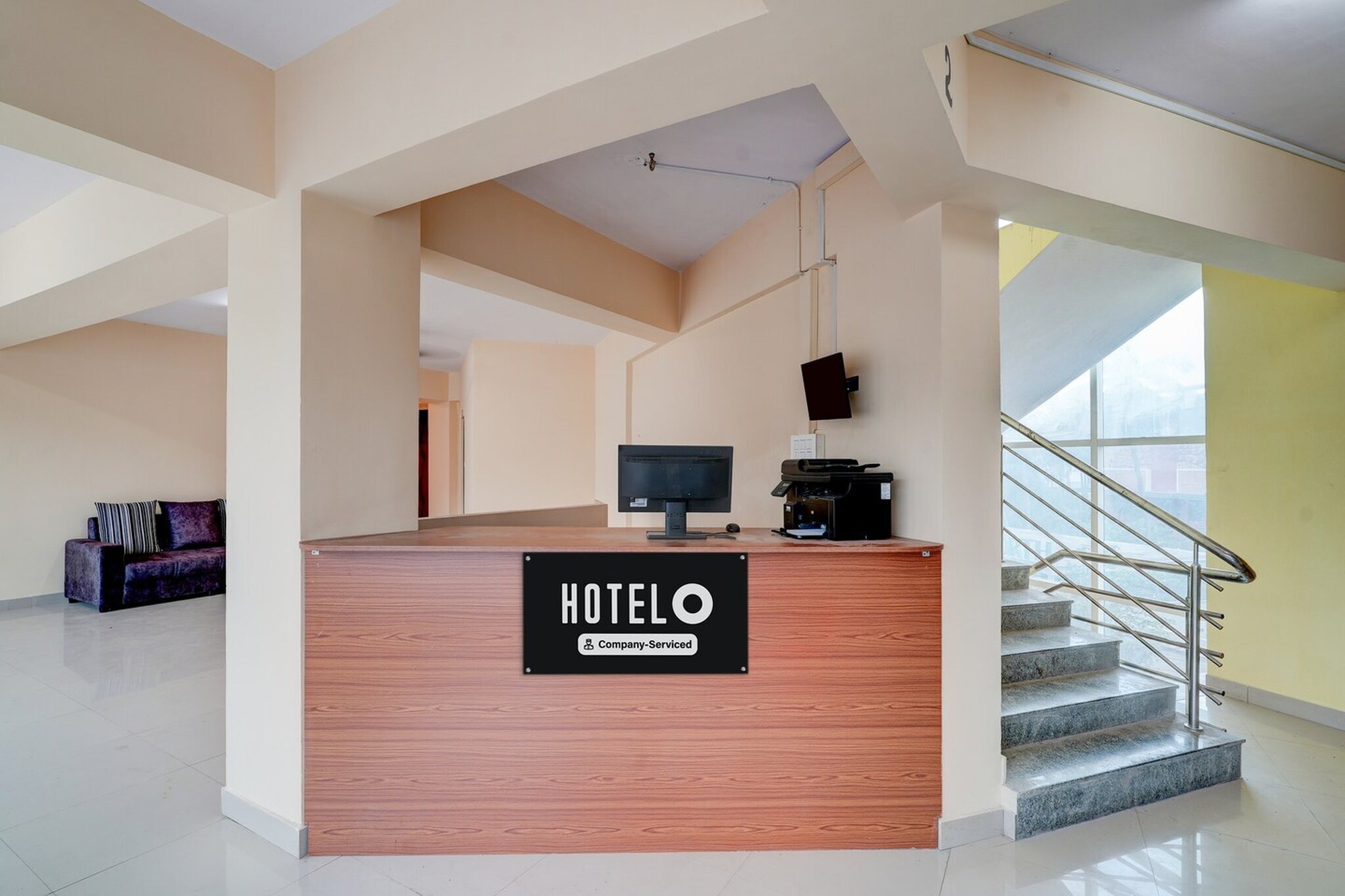 Ground floor: (bedroom(double bed, TV, seating area, air conditioning, telephone), bathroom(bathtub or shower, shower, washbasin, toilet, Towels incl., shampoo, body soap, hot water), parking)