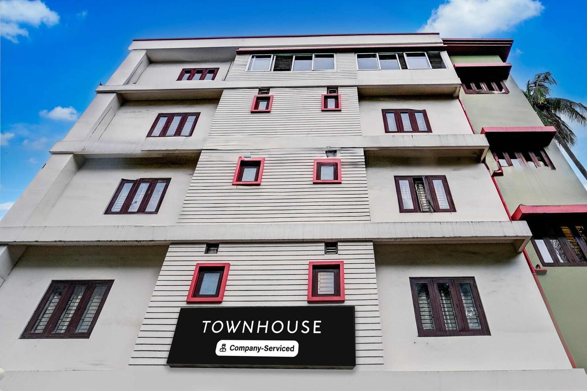 Townhouse OAK Guwahati Railway Station