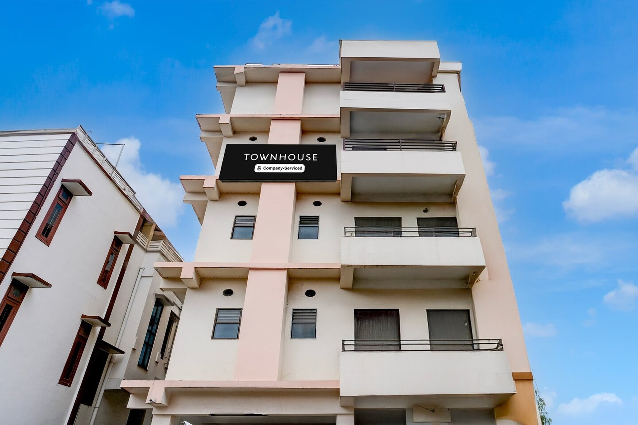 Townhouse Beltola Tiniali