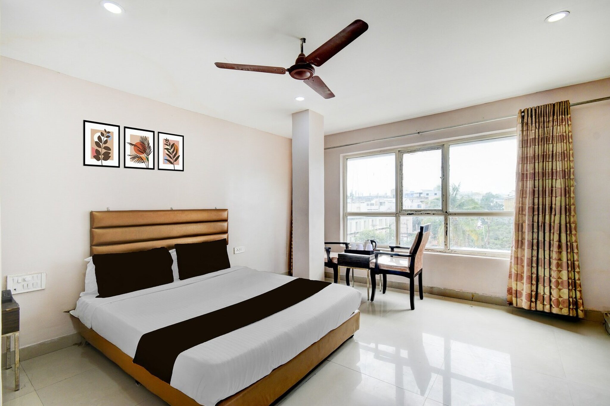 Comfortable Accommodations: Townhouse Narayanaguda Metro Station Formerly Hotel Anshu Grand in Hyderabad offers family rooms with air-conditioning, private bathrooms, and free WiFi. Each room includes a work desk, seating area, TV, and free toiletries.

Convenient Facilities: Guests enjoy a lounge, lift, 24-hour front desk, shared kitchen, housekeeping service, room service, meeting rooms, and luggage storage. Free on-site parking is available.

Prime Location: Located on Old MLA Quarters Road, the hotel is near Himayatnagar, Heyderguda, Abids, and Narayanaguda Metro Station. Reception staff speak Hindi.

Early Check-In Policy: A full day’s room rate will be charged for check-ins before 6:00 AM. Complimentary early check-in is available between 6:00 AM and 10:00 AM, subject to room availability.

Check-in is only available to guests aged 18 and above. Please provide a government-issued ID to confirm your age.