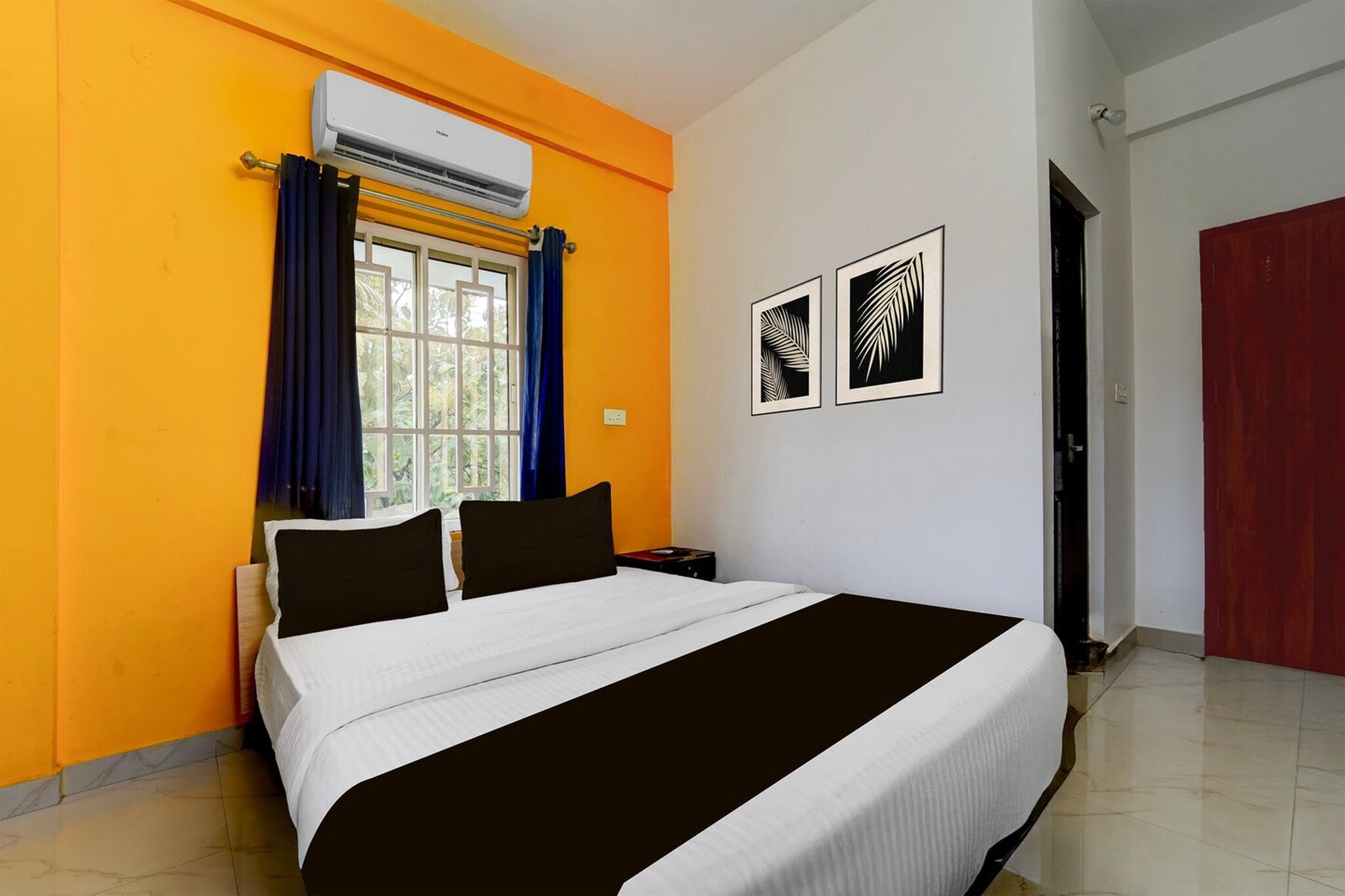 Comfortable Accommodations: Hotel O Palarivattom Metro Station Formerly South Gate in Kochi offers family rooms with air-conditioning, private bathrooms, work desks, and seating areas. Each room includes free toiletries, a bath or shower, TV, tiled floors, and a wardrobe.
Convenient Facilities: Guests benefit from a 24-hour front desk, housekeeping service, room service, and luggage storage. The hotel provides a welcoming environment with multilingual reception staff speaking Hindi.
Prime Location: Located 23 km from Cochin International Airport, the hotel is a short walk from Travancore Chemicals Industries (16 minutes) and Jawaharlal Nehru Stadium (1.6 km). Nearby attractions include Kochi Biennale (20 km) and Cochin Shipyard (7 km).
Early Check-In Policy: A full day’s room rate will be charged for check-ins before 6:00 AM. Complimentary early check-in is available between 6:00 AM and 10:00 AM, subject to room availability.
Check-in is only available to guests aged 18 and above. Please provide a government-issued ID to confirm your age.