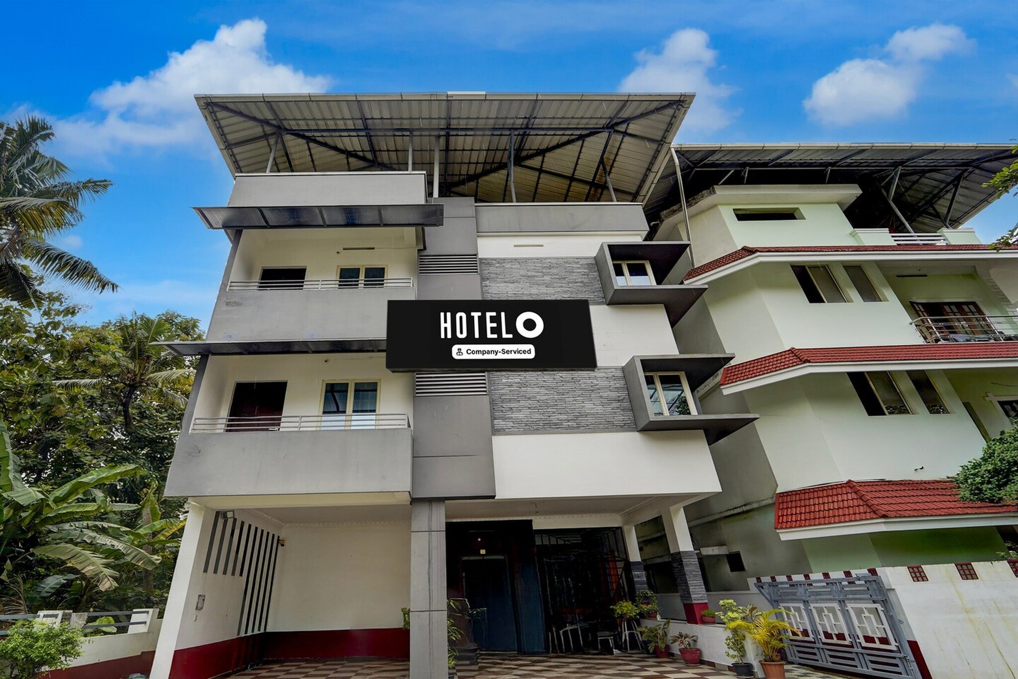 Hotel O Palarivattom Metro Station