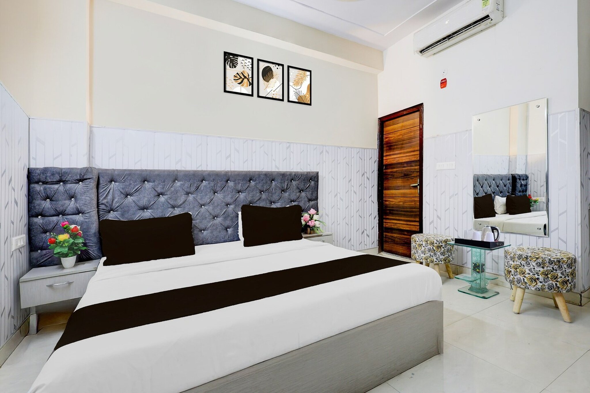 Comfortable Accommodations: Hotel O Chhajarasi Colony in Noida offers family rooms with air-conditioning, private bathrooms, and free WiFi. Each room includes a work desk, seating area, TV, and free toiletries.
Convenient Facilities: Guests benefit from a 24-hour front desk, housekeeping service, room service, and luggage storage. The hotel provides free toiletries, bath or shower, tiled floors, and wardrobes for added comfort.
Multilingual Reception: Reception staff speak English and Hindi, ensuring effective communication for all guests.
Early Check-In Policy: A full day’s room rate will be charged for check-ins before 6:00 AM. Complimentary early check-in is available between 6:00 AM and 10:00 AM, subject to room availability.
Check-in is only available to guests aged 18 and above. Please provide a government-issued ID to confirm your age.