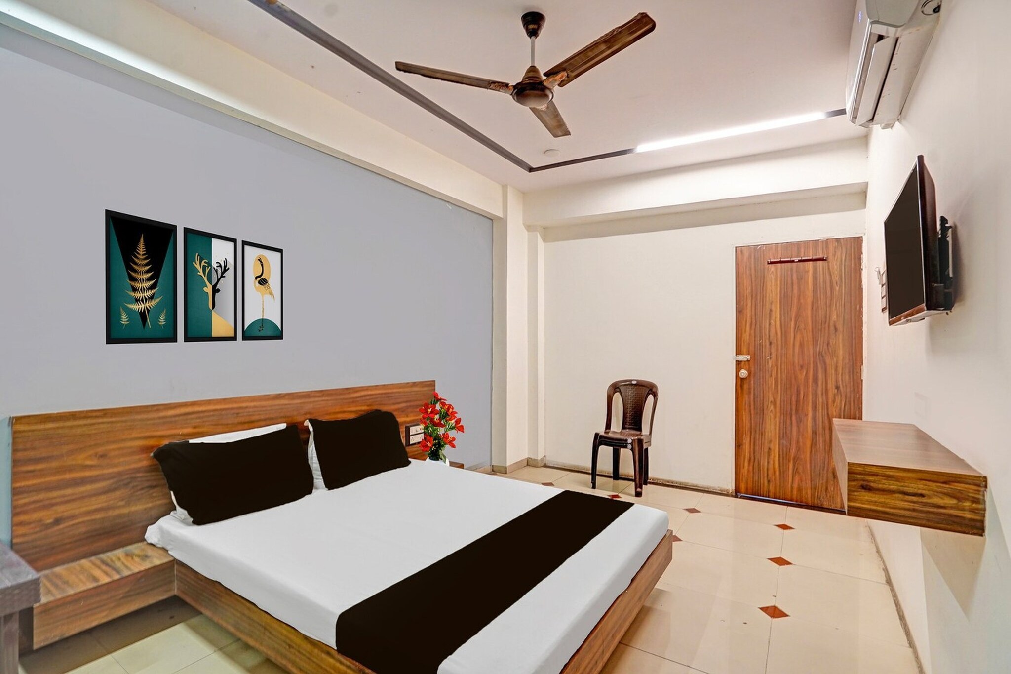 Collection O Kadodara Bus Terminal Formerly Hotel Rudra is located in Surat. This 3-star hotel offers room service and a 24-hour front desk. The hotel features family rooms.

Guest rooms at the hotel are equipped with a seating area, a flat-screen TV with satellite channels and a private bathroom with free toiletries and a bath or shower. All guest rooms at Collection O Kadodara Bus Terminal Formerly Hotel Rudra include air conditioning and a desk.
Early Check-In Policy: A full dayâ€™s room rate will be charged for check-ins before 6:00 AM. Complimentary early check-in is available between 6:00 AM and 10:00 AM, subject to room availability.

Check-in is only available to guests aged 18 and above. Please provide a government-issued ID to confirmÂ yourÂ age.