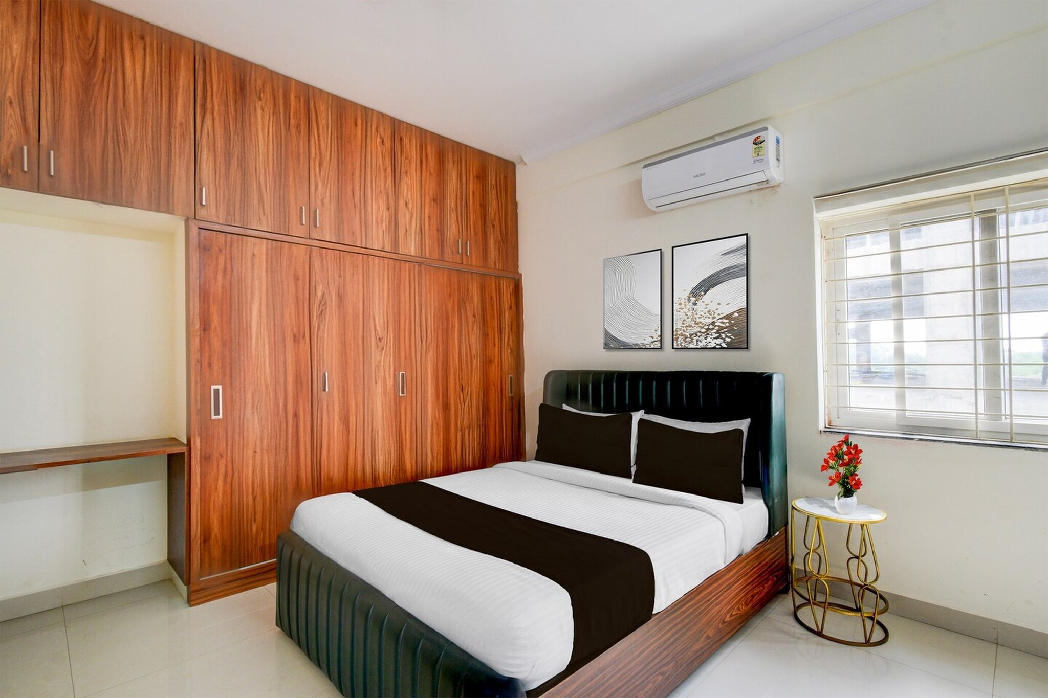 Enjoy a comfortable and hassle-free experience at our thoughtfully designed property. Each room is equipped with modern amenities, cozy bedding, and elegant decor to make you feel right at home. Located conveniently with easy access to public transport and major attractions, it's perfect for both business and leisure travelers. Cleanliness and guest comfort are our top priorities, and our team is available 24/7 to assist you throughout your stay.
Early Check-In Policy: A full day’s room rate will be charged for check-ins before 6:00 AM. Complimentary early check-in is available between 6:00 AM and 10:00 AM, subject to room availability.
Check-in is only available to guests aged 18 and above. Please provide a government-issued ID to confirm your age.