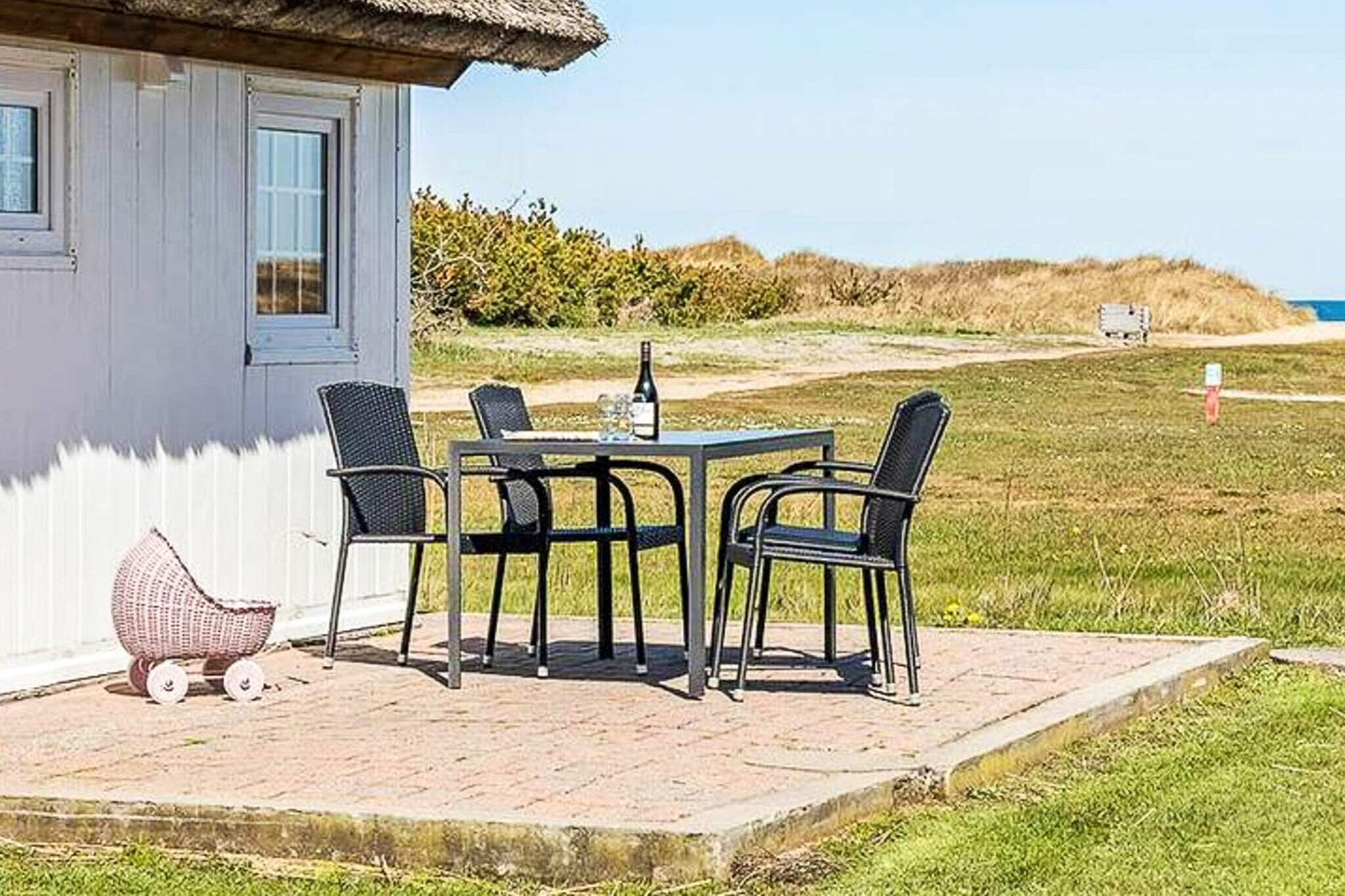 Kitchen(coffee machine, oven(mini), fridge, fridge-freezer), Living/bed room(TV), bedroom(4x single bed), bedroom(2x single bed), bathroom(shower, toilet), heating(central), terrace, terrace, BBQ, parking, swimming pool